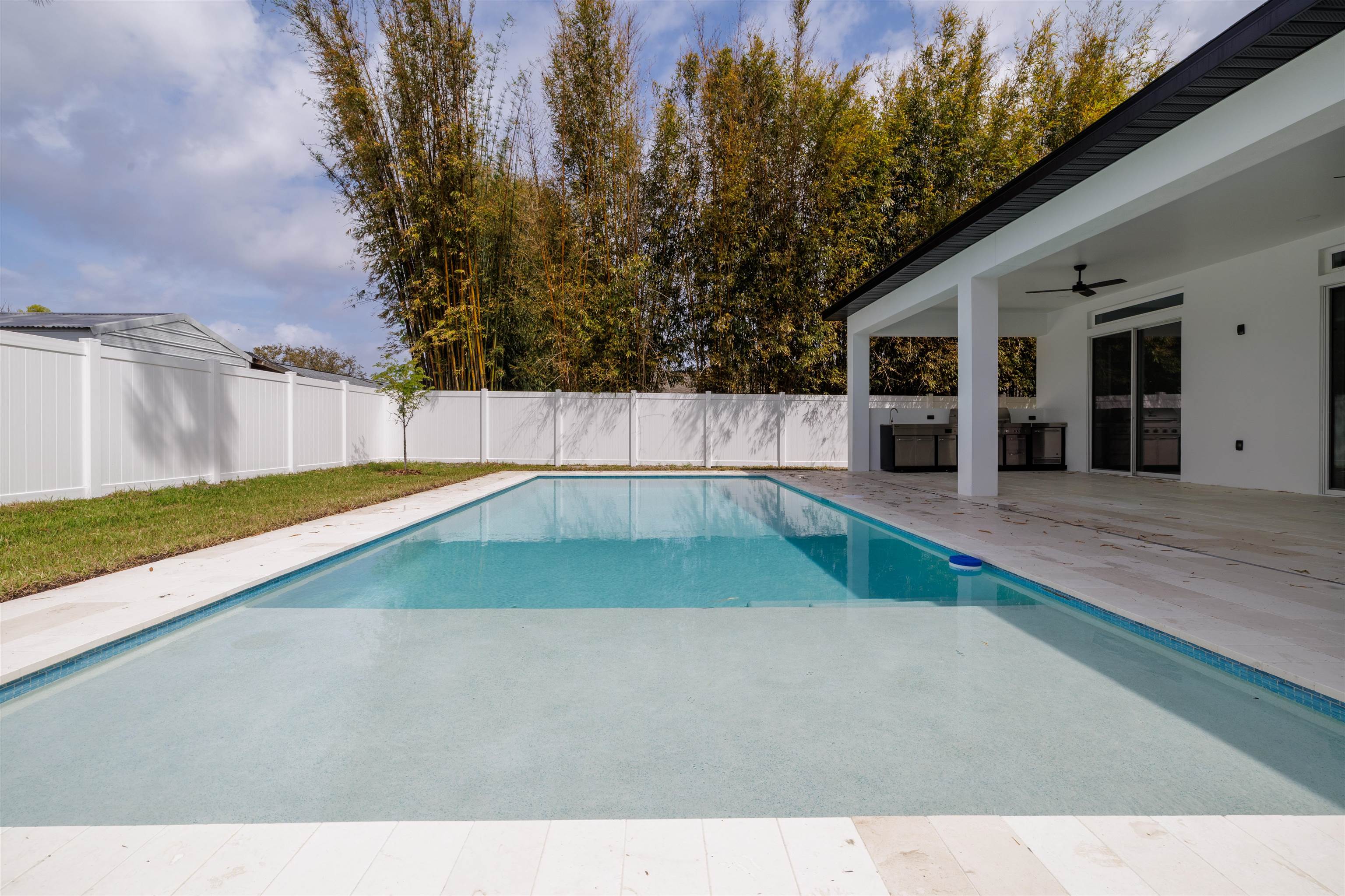 Image 38 of 45 For 34 Fallen Oak Nw