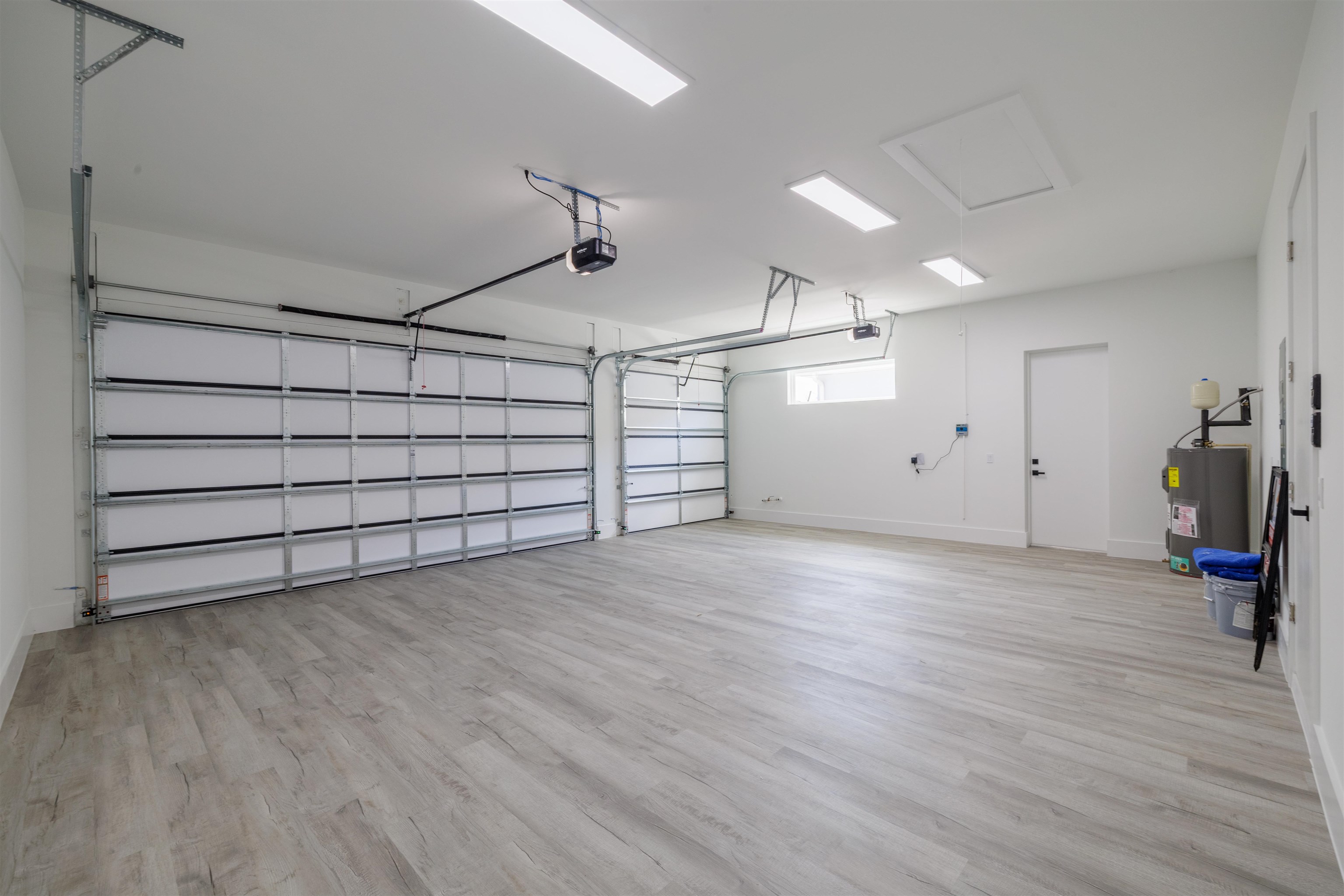 Image 42 of 45 For 34 Fallen Oak Nw