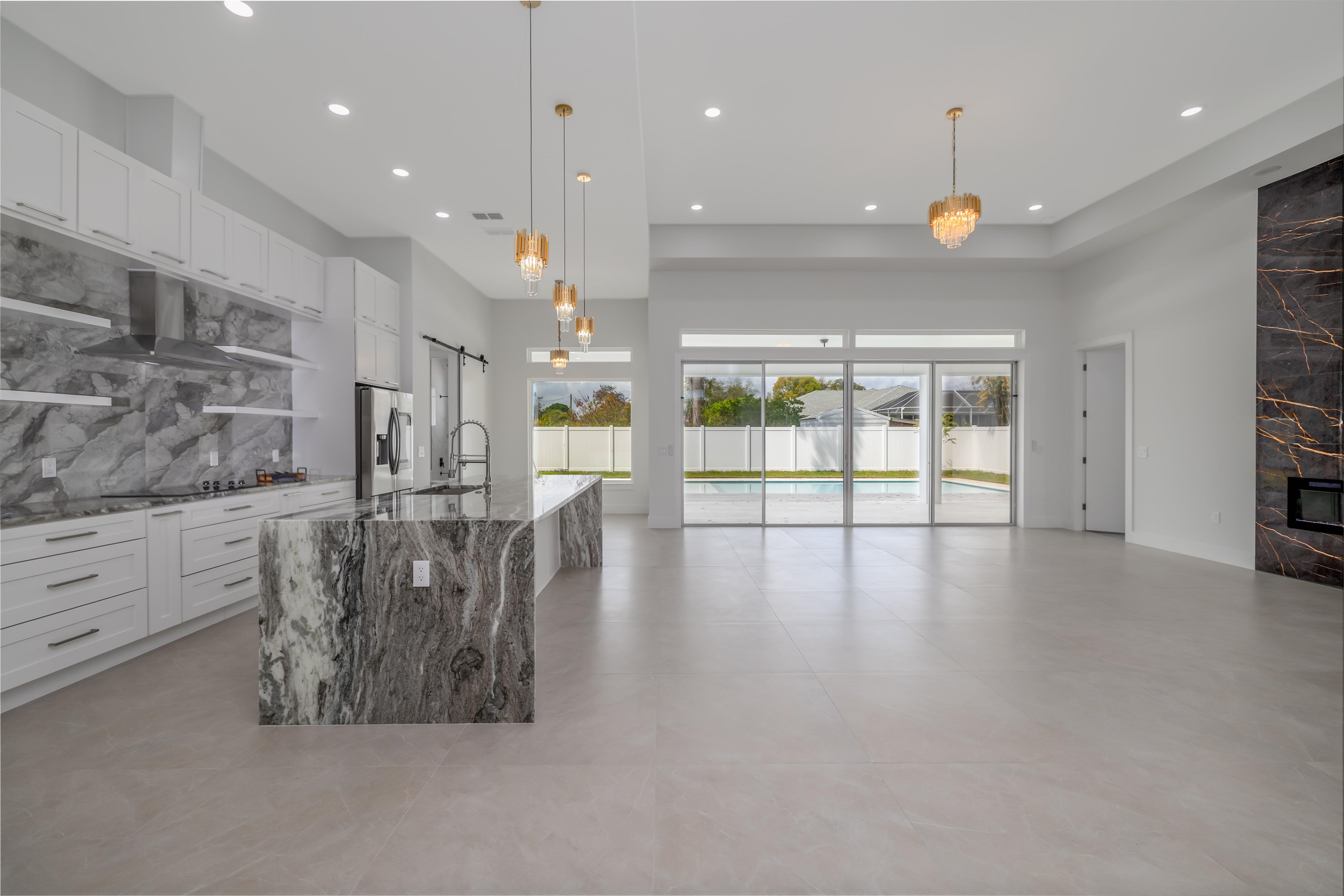 Image 5 of 45 For 34 Fallen Oak Nw