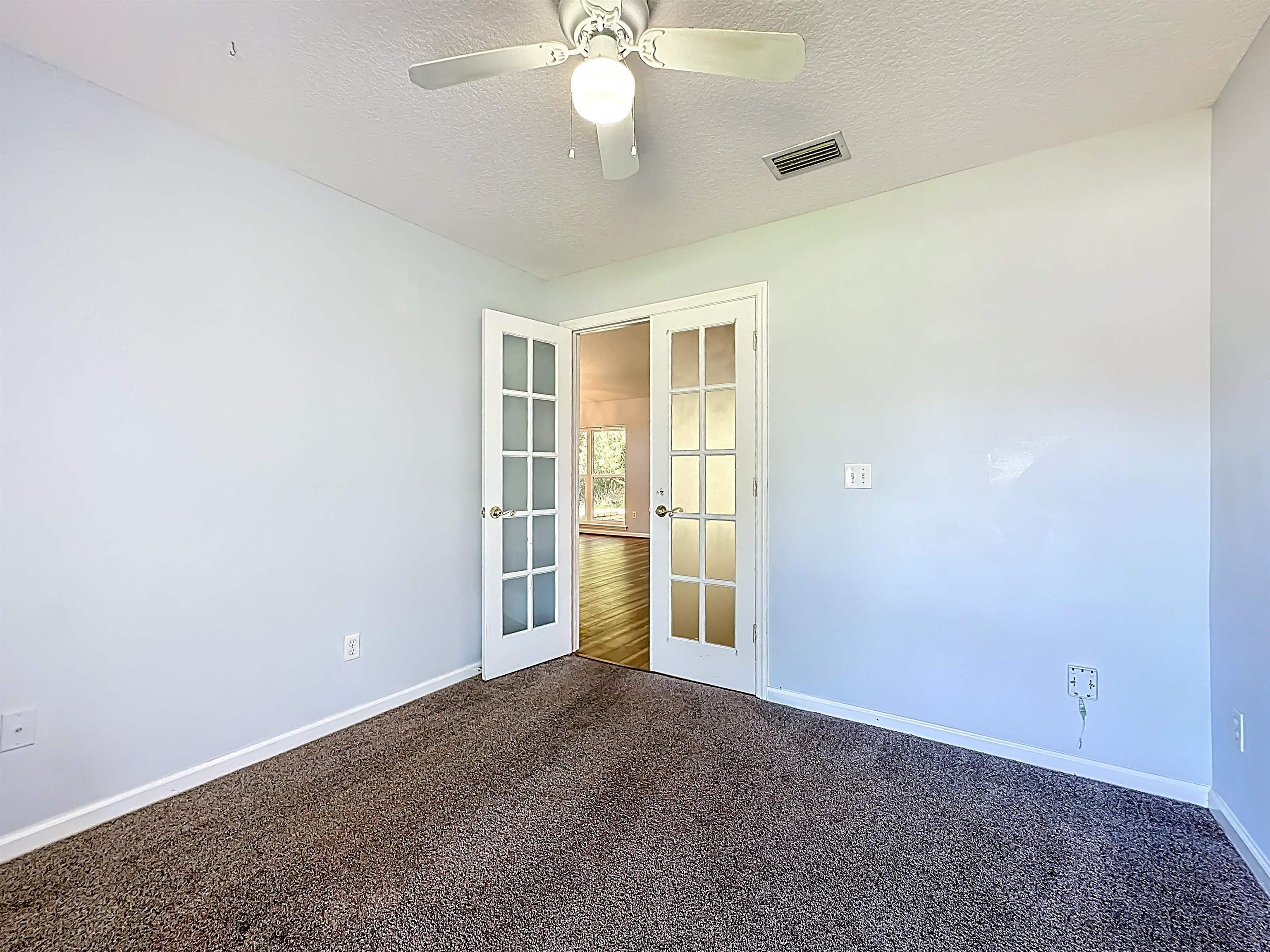 Image 17 of 68 For 200 Merida Rd