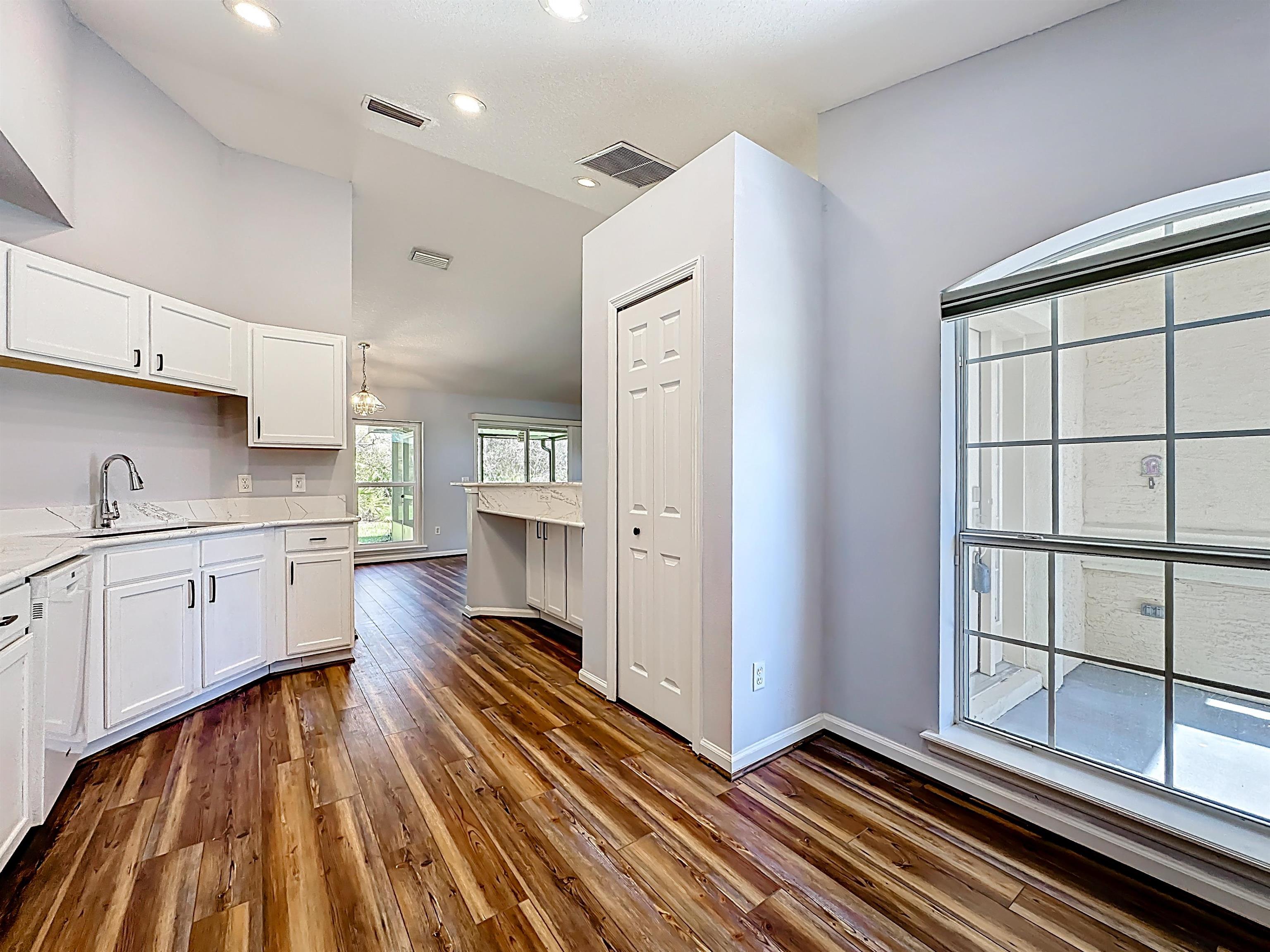 Image 21 of 68 For 200 Merida Rd