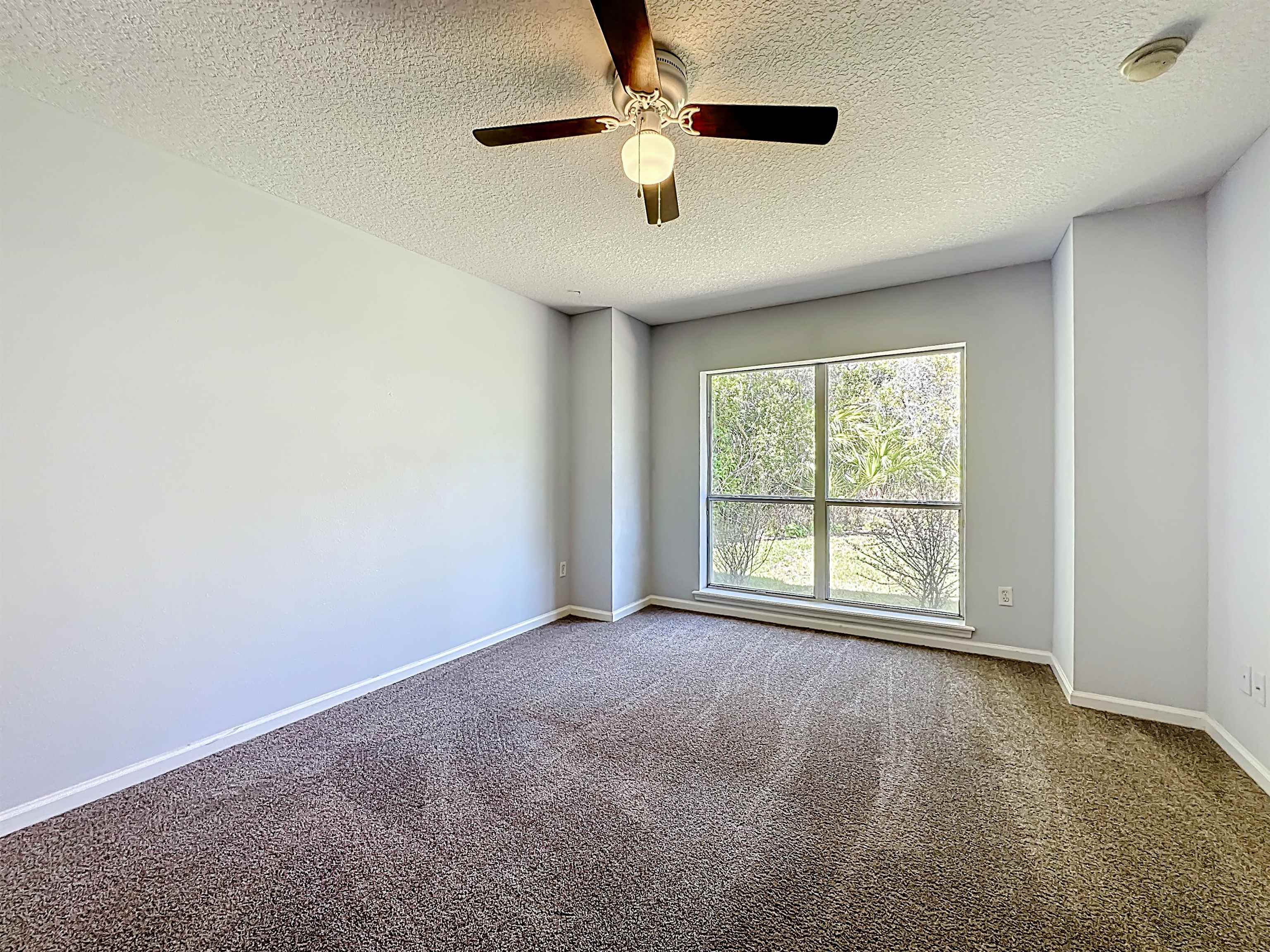 Image 36 of 68 For 200 Merida Rd