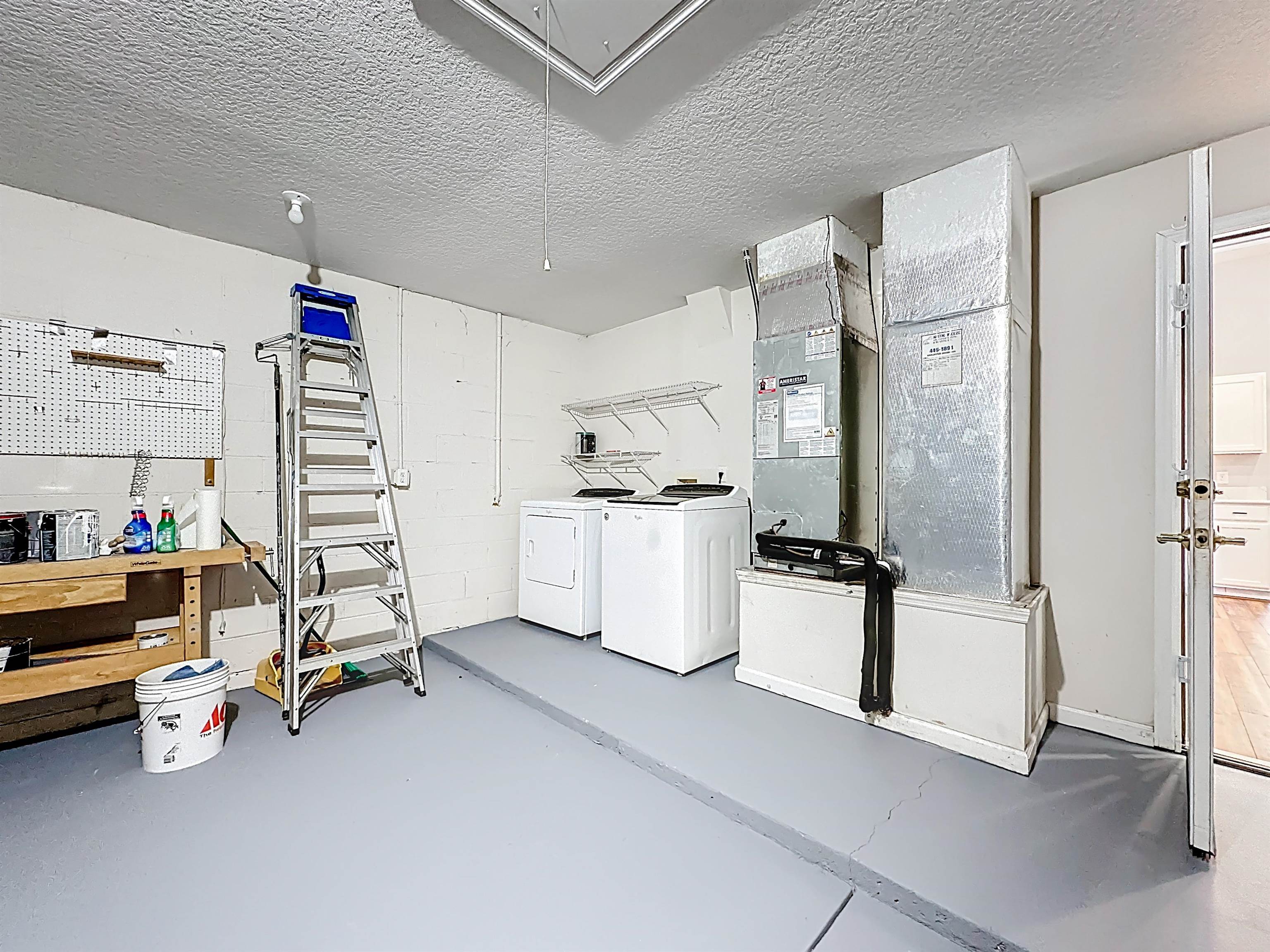 Image 42 of 68 For 200 Merida Rd