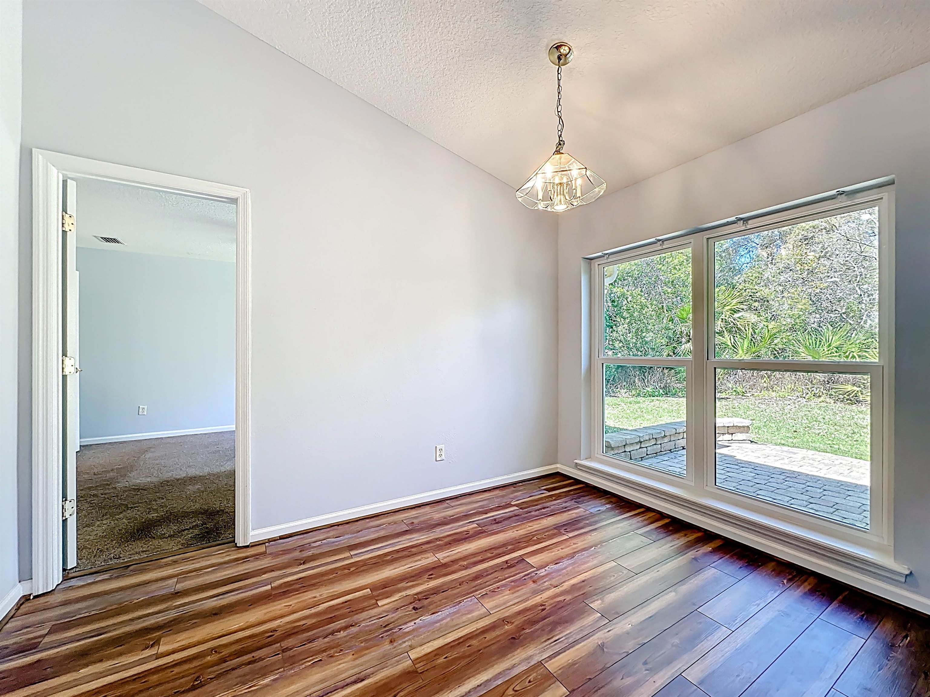 Image 8 of 68 For 200 Merida Rd