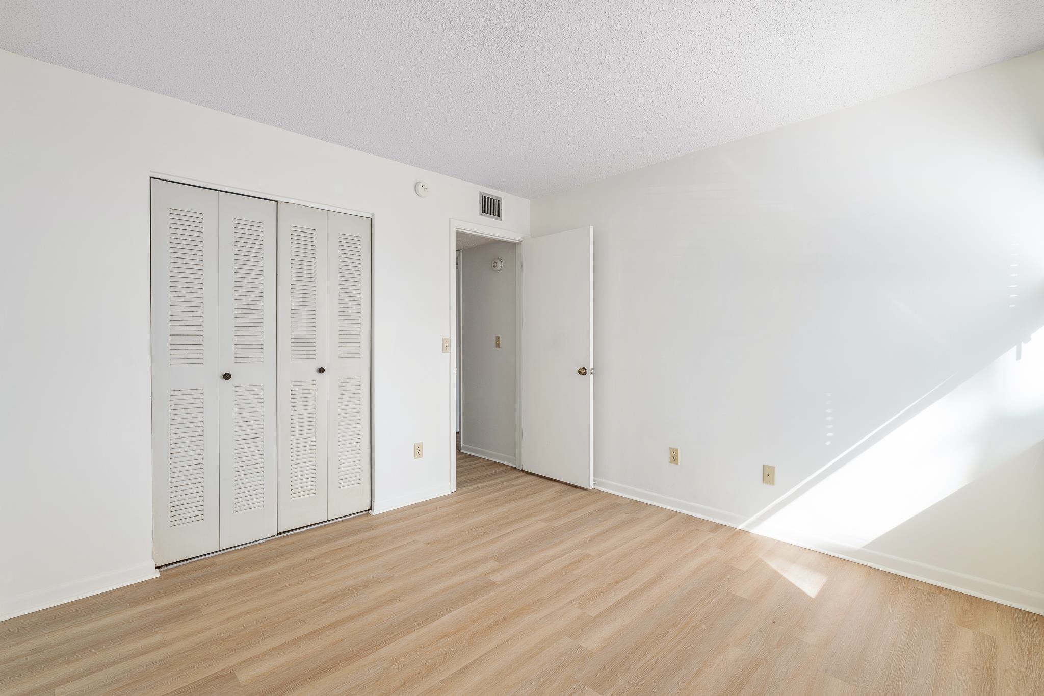 Image 31 of 58 For 5 Andalusia Ct