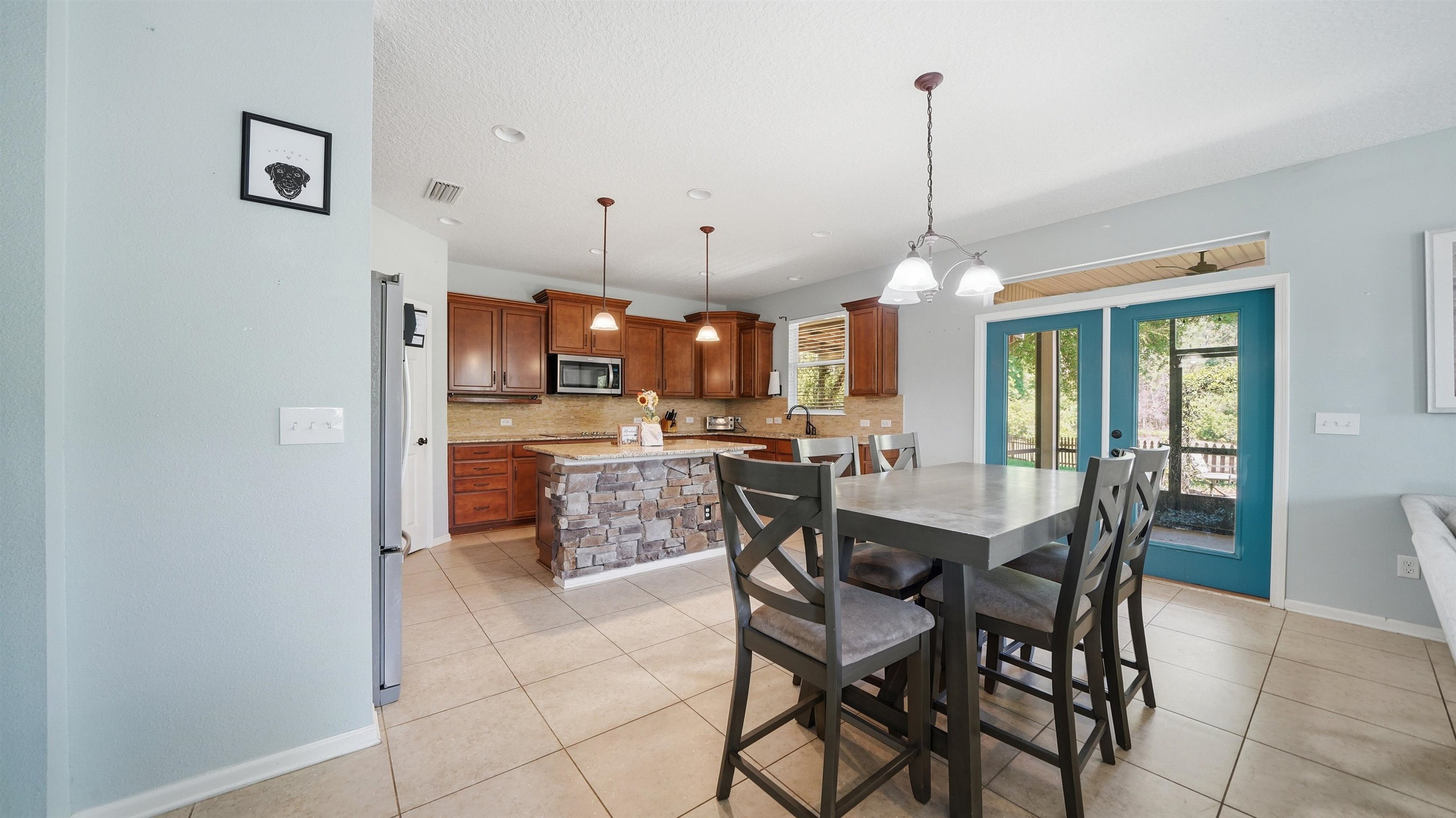 Image 12 of 58 For 104 Claremont Ct