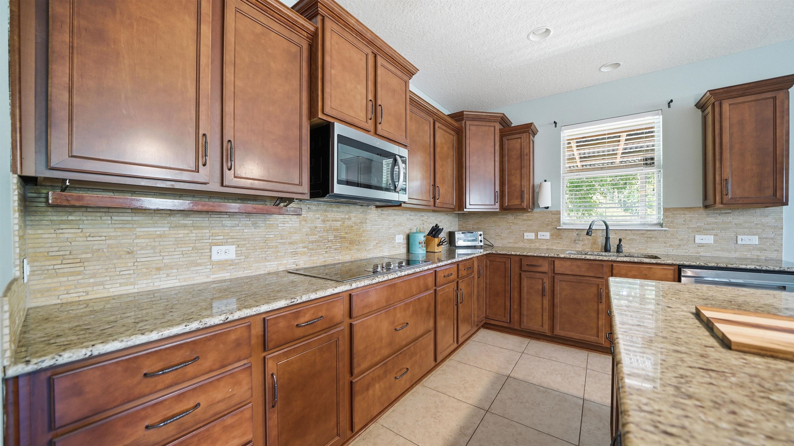 Image 14 of 58 For 104 Claremont Ct