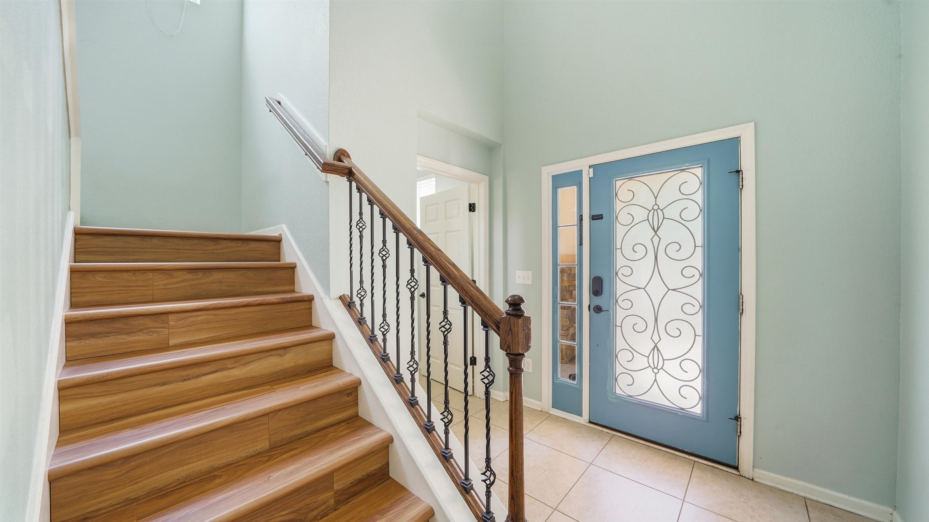 Image 20 of 58 For 104 Claremont Ct