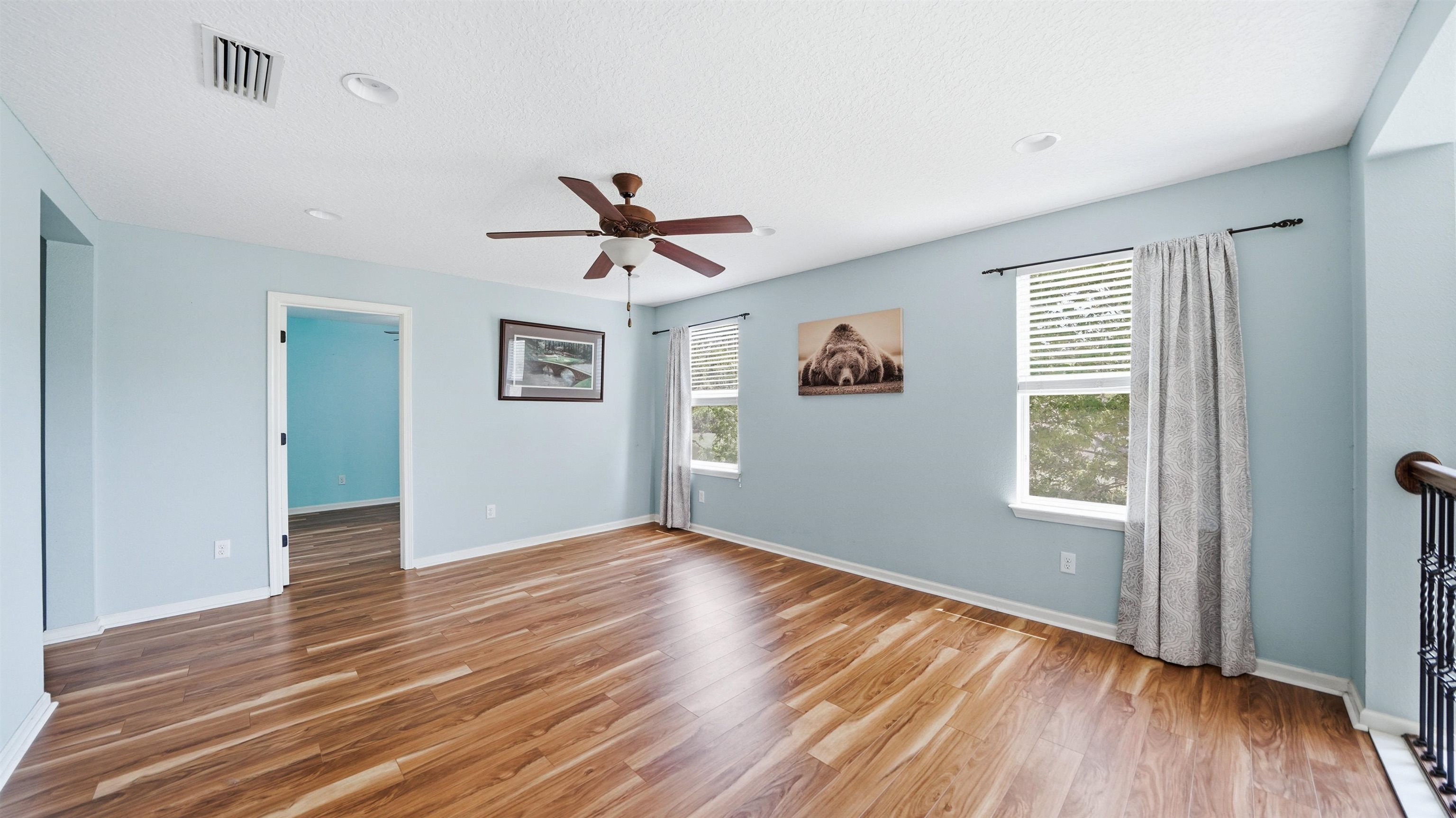 Image 23 of 58 For 104 Claremont Ct