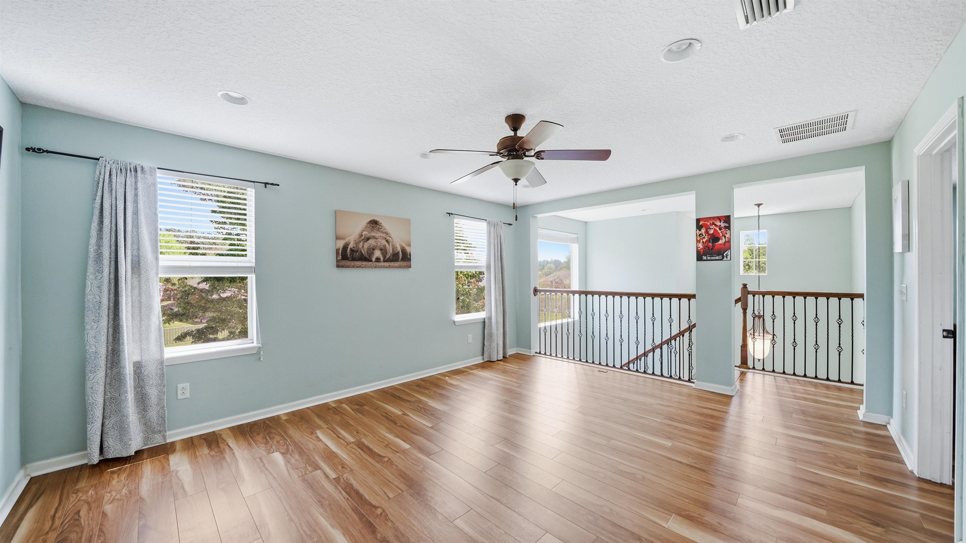 Image 24 of 58 For 104 Claremont Ct