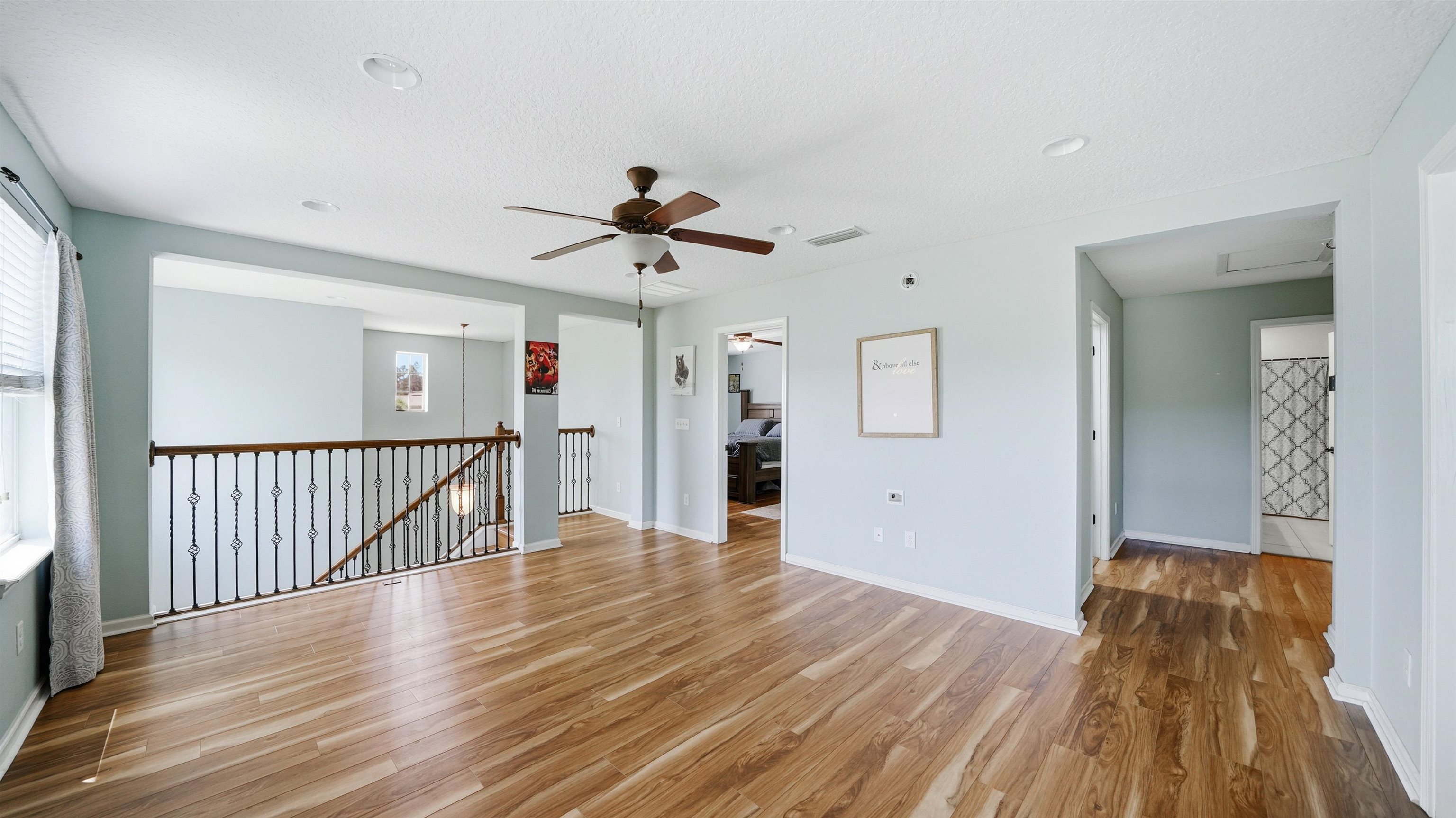 Image 25 of 58 For 104 Claremont Ct