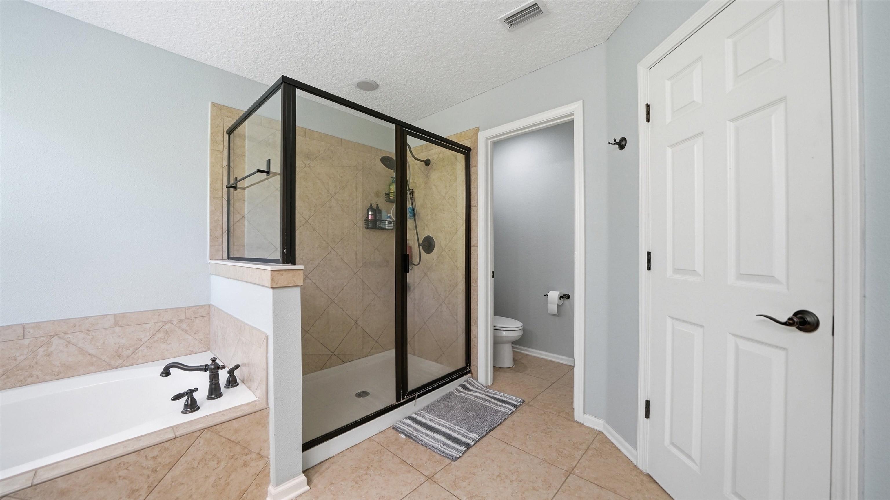 Image 29 of 58 For 104 Claremont Ct