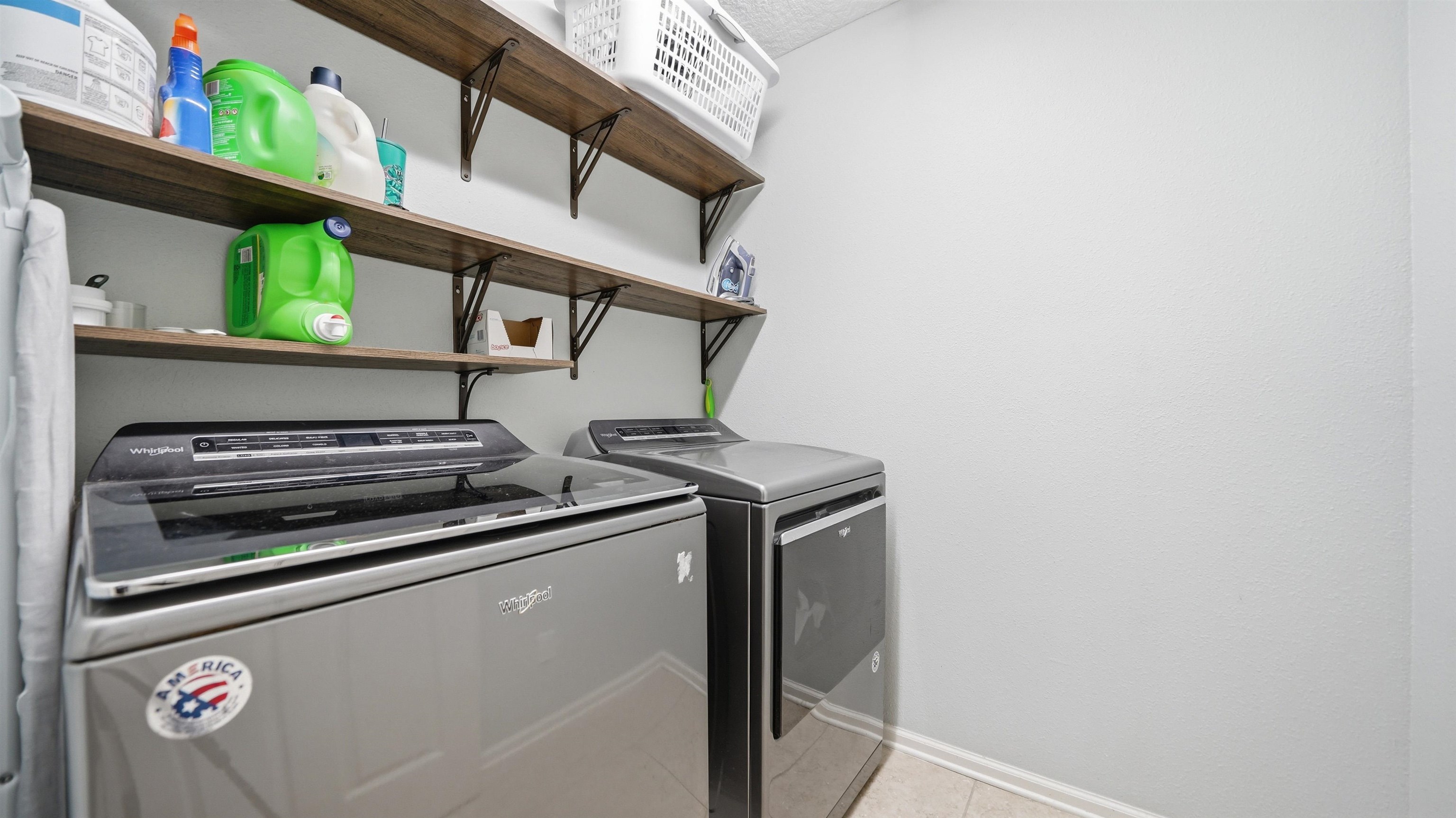 Image 39 of 58 For 104 Claremont Ct