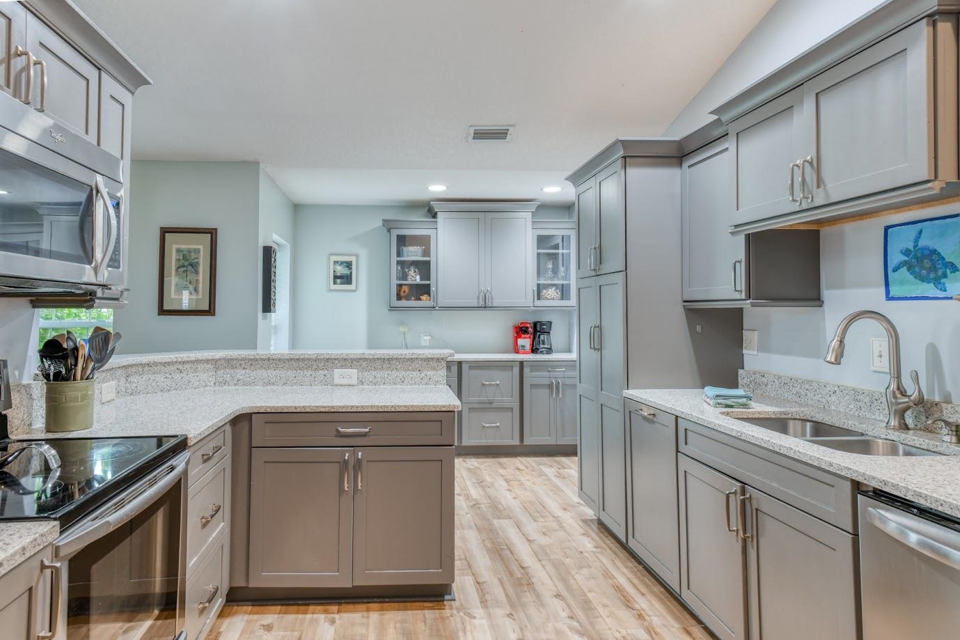 Image 13 of 39 For 5398 Soundview Ave (pool Home)