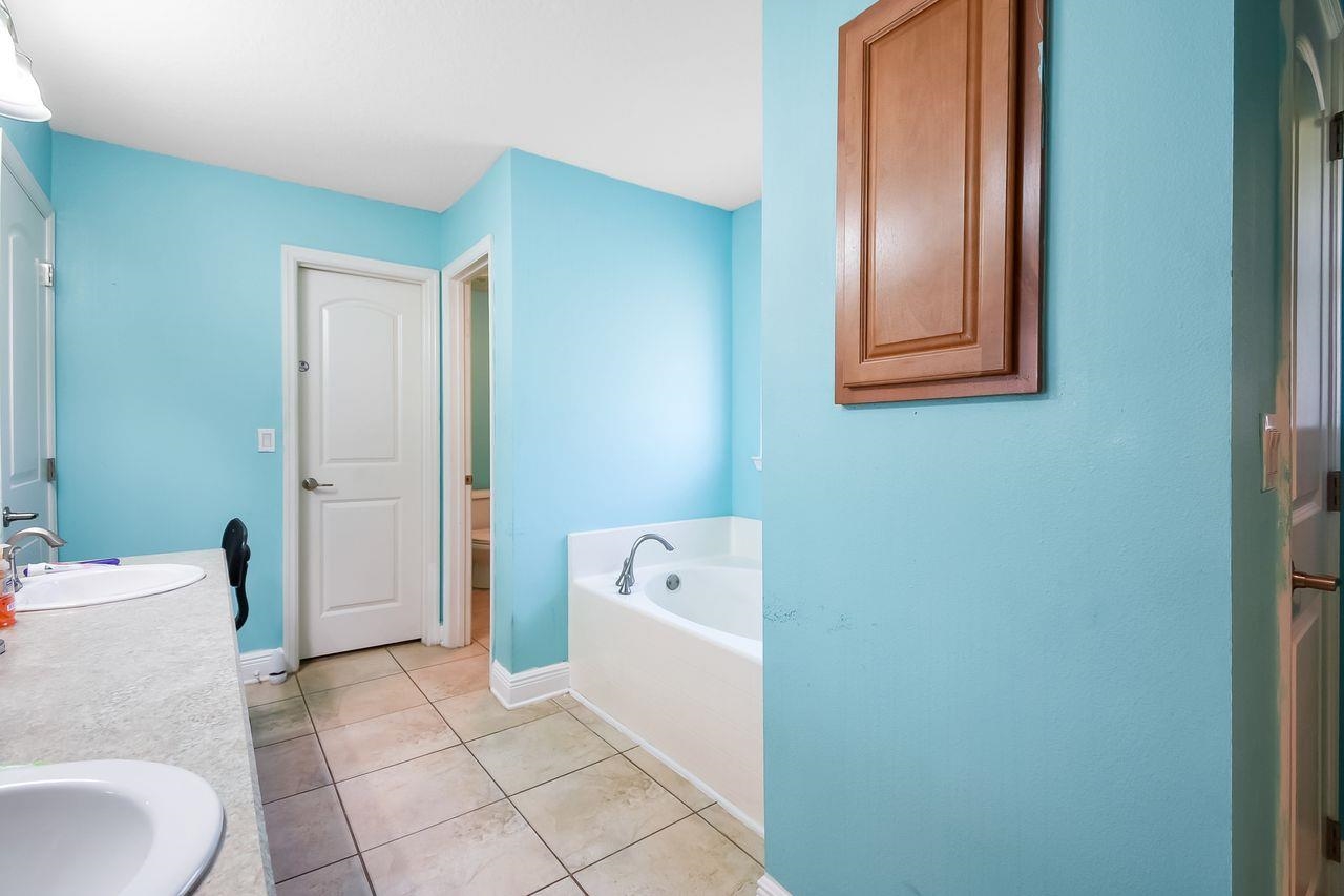 Image 11 of 22 For 46 Riddle Dr