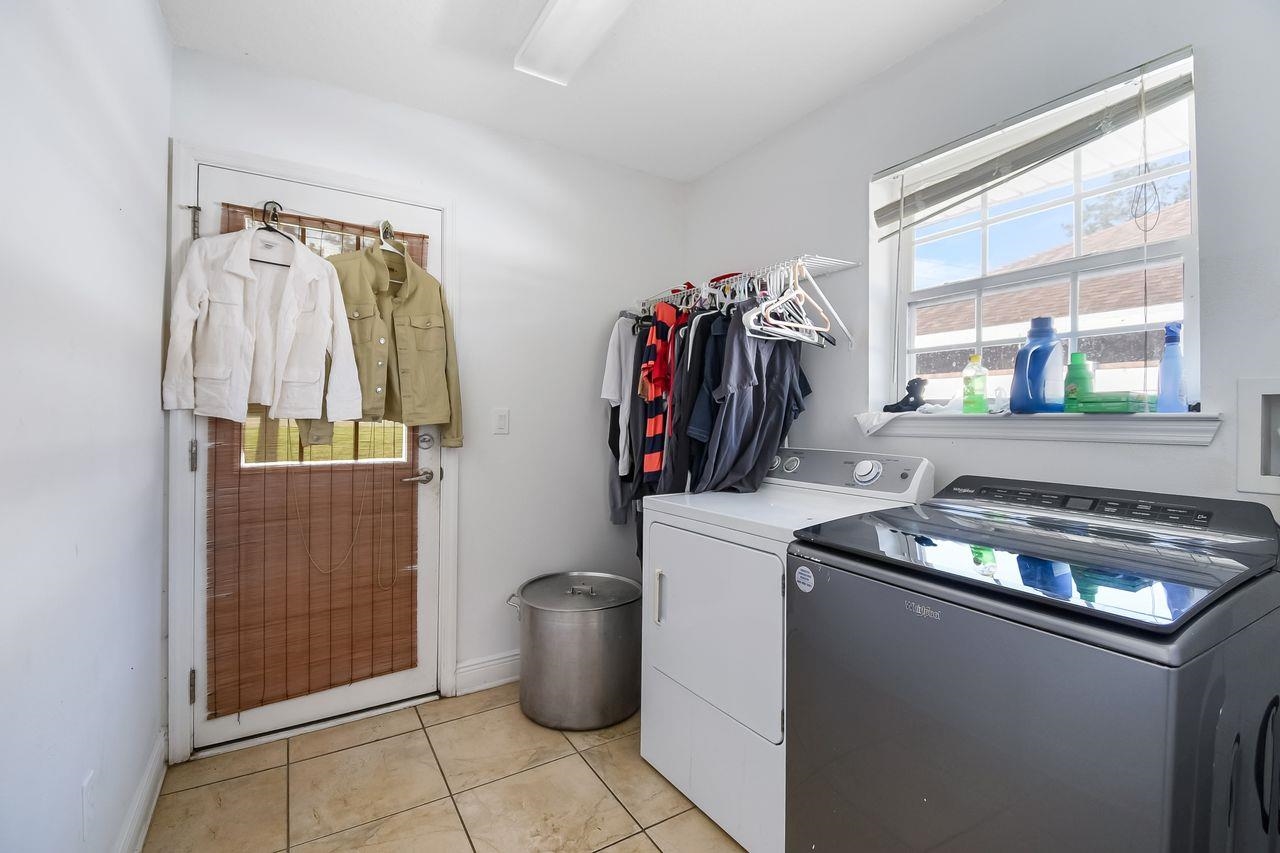 Image 21 of 22 For 46 Riddle Dr