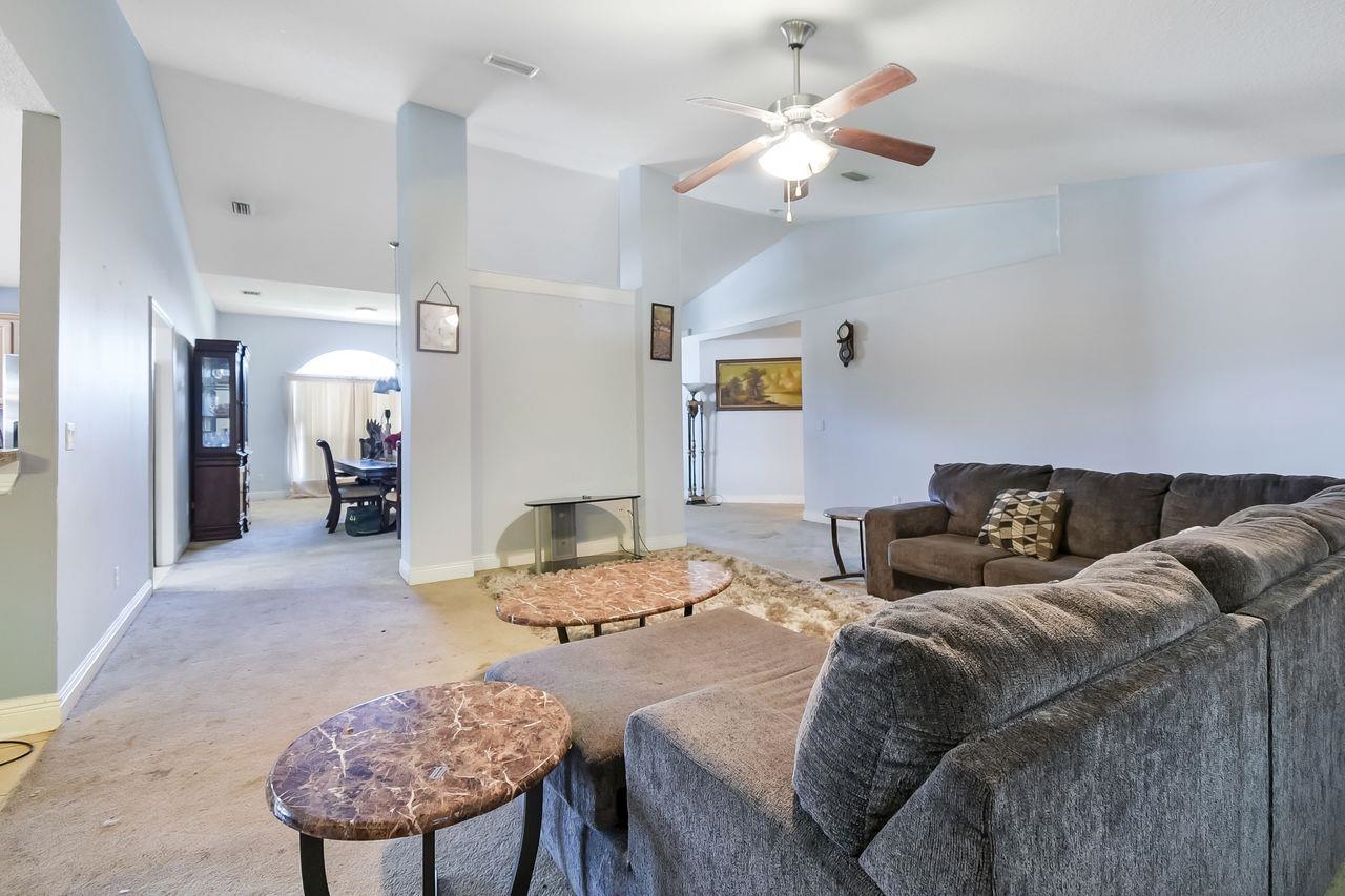 Image 4 of 22 For 46 Riddle Dr