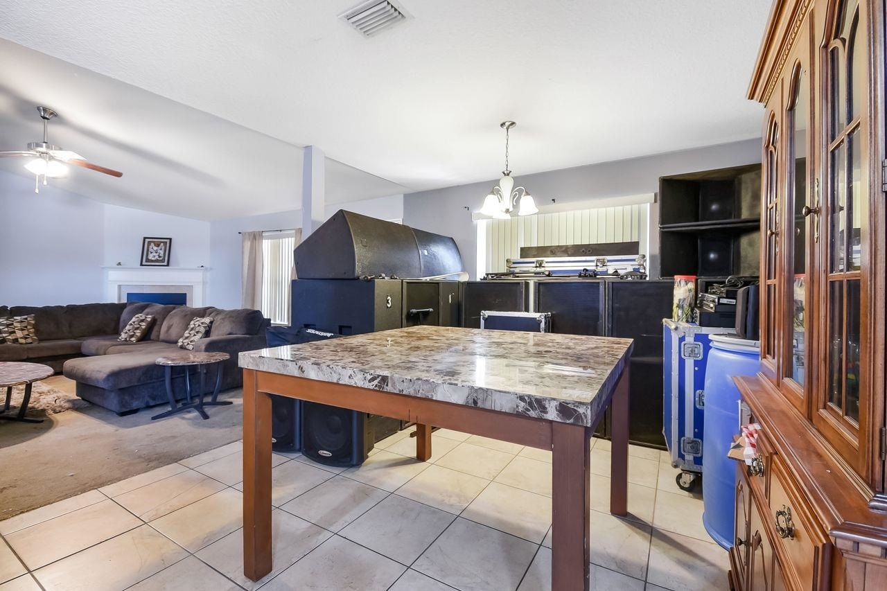 Image 6 of 22 For 46 Riddle Dr