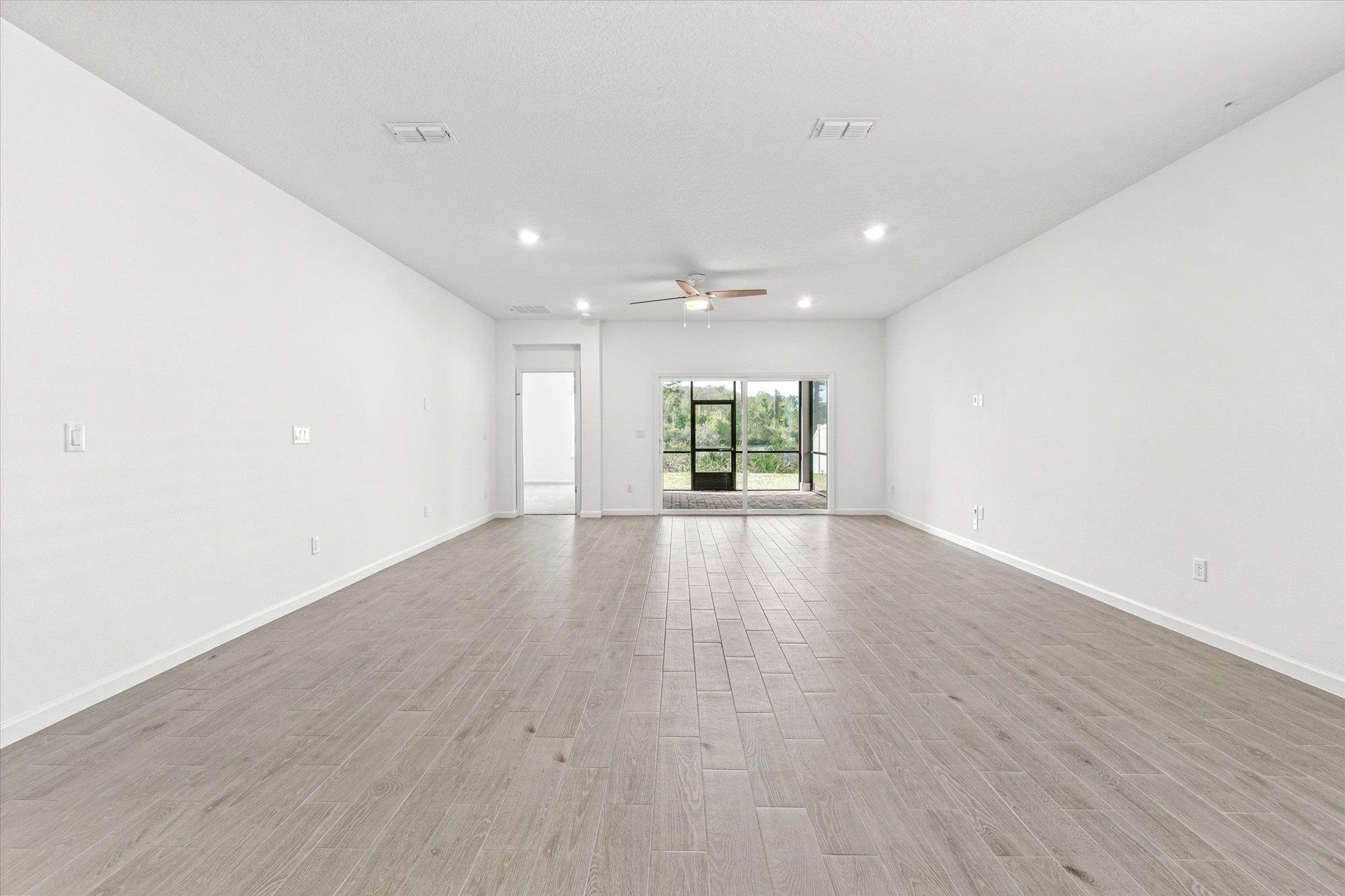 Image 11 of 67 For 89 Kingsley Park Way