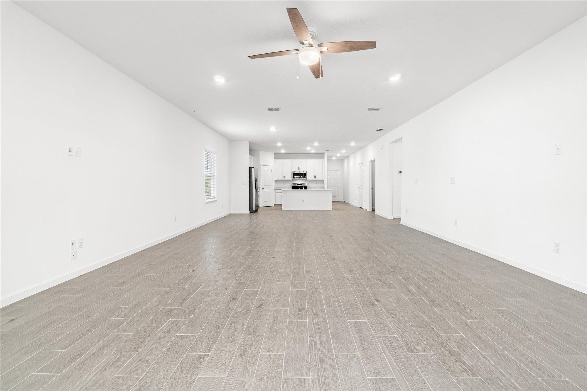 Image 13 of 67 For 89 Kingsley Park Way