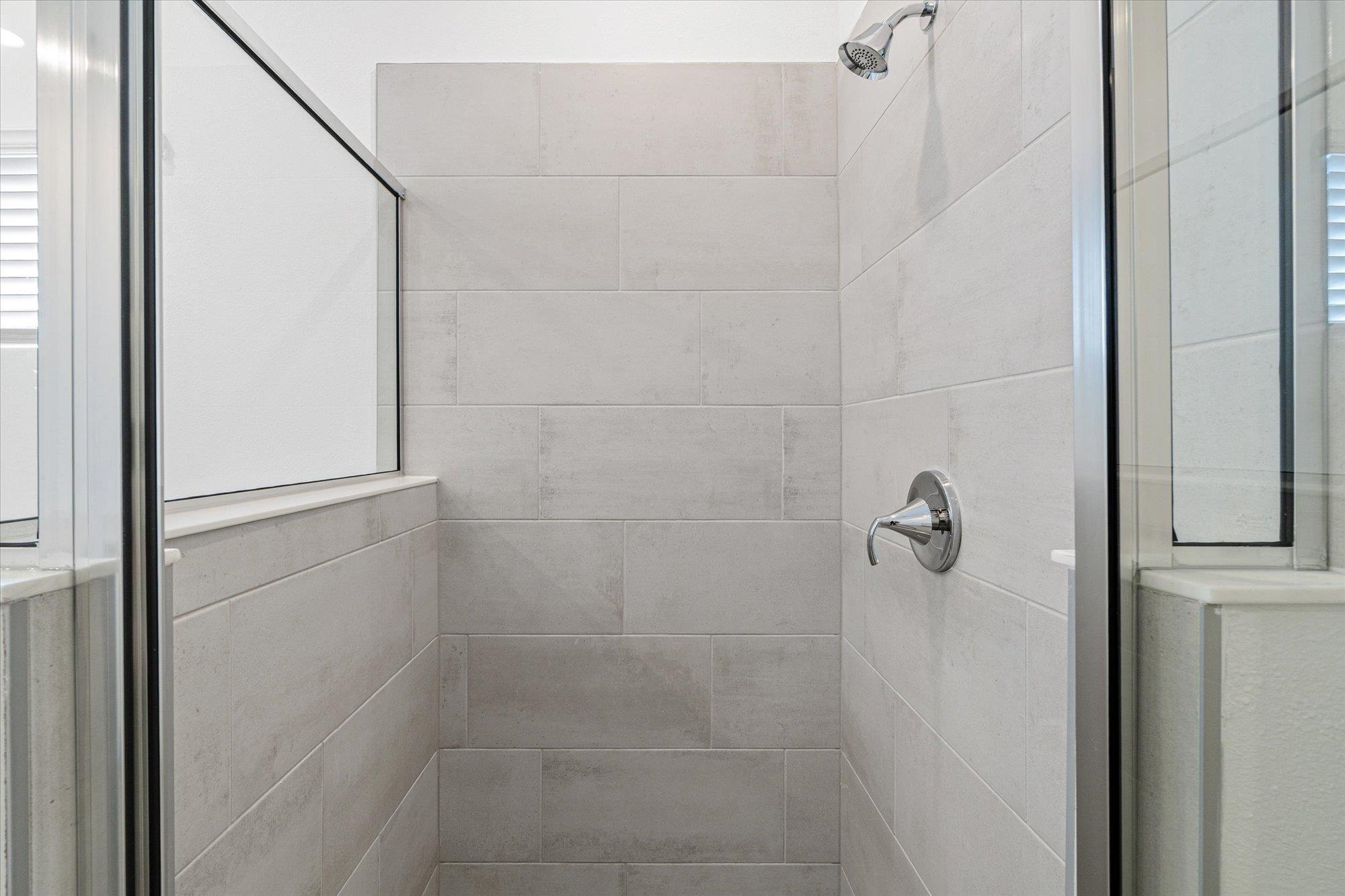 Image 21 of 67 For 89 Kingsley Park Way