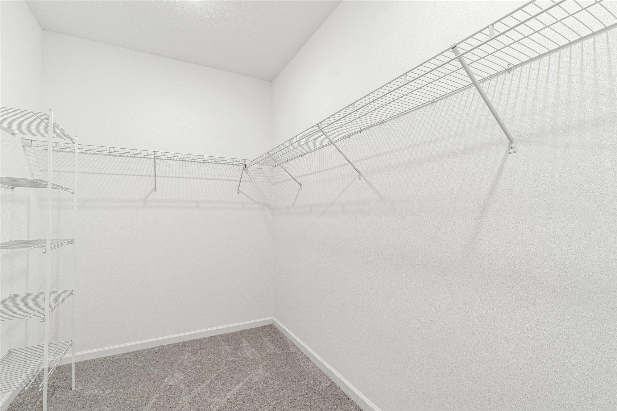 Image 22 of 67 For 89 Kingsley Park Way