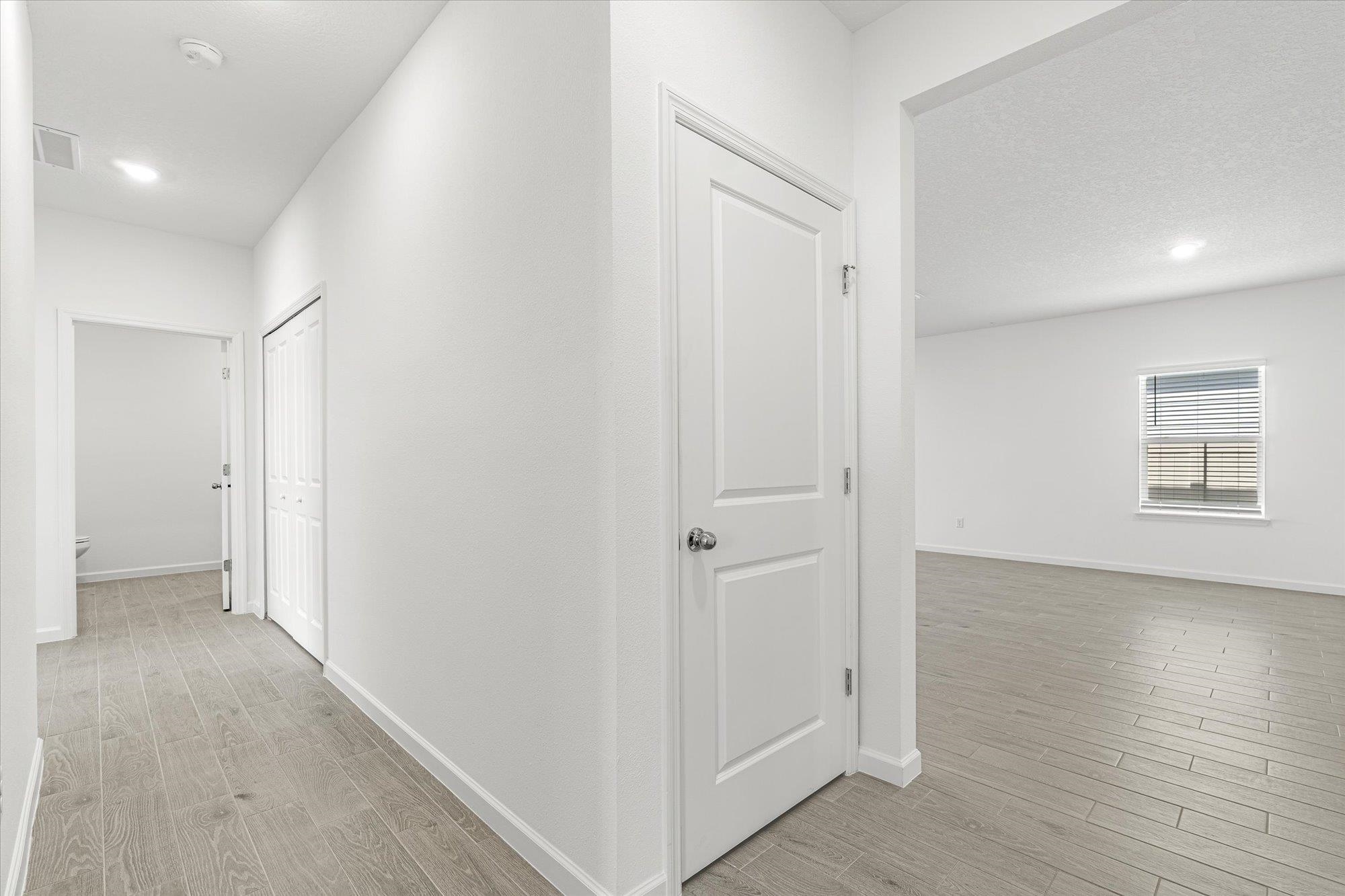 Image 24 of 67 For 89 Kingsley Park Way