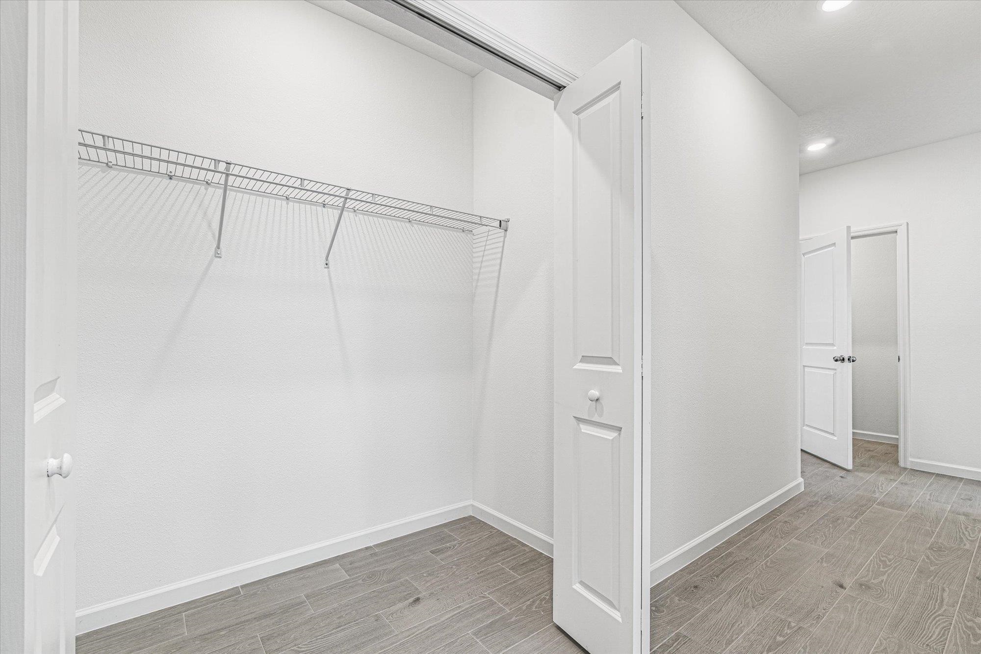 Image 25 of 67 For 89 Kingsley Park Way