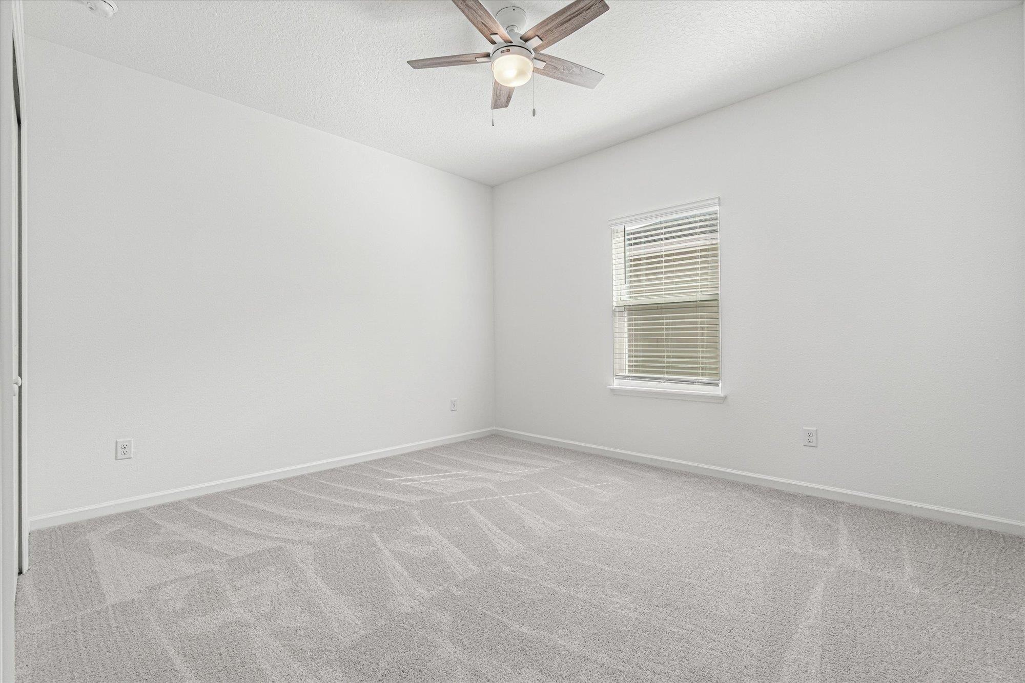 Image 26 of 67 For 89 Kingsley Park Way