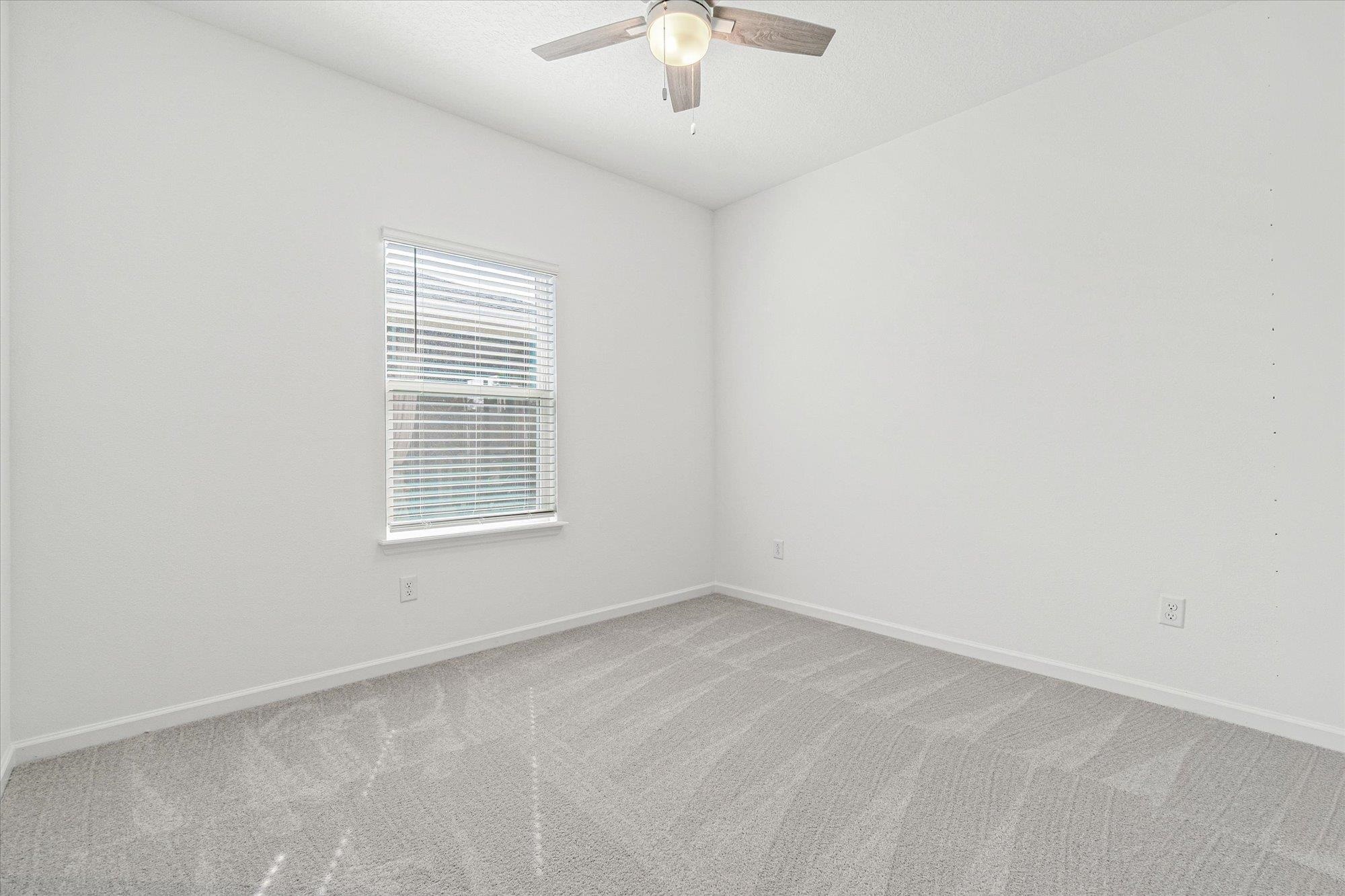 Image 32 of 67 For 89 Kingsley Park Way