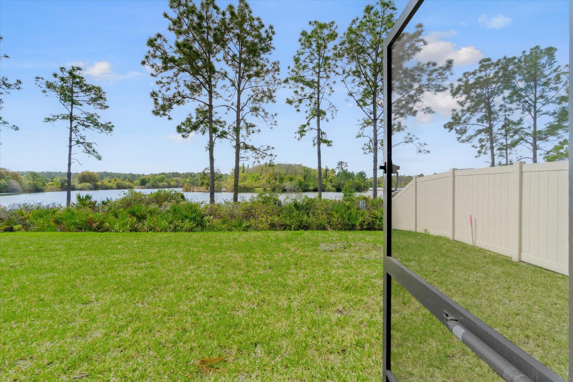 Image 39 of 67 For 89 Kingsley Park Way