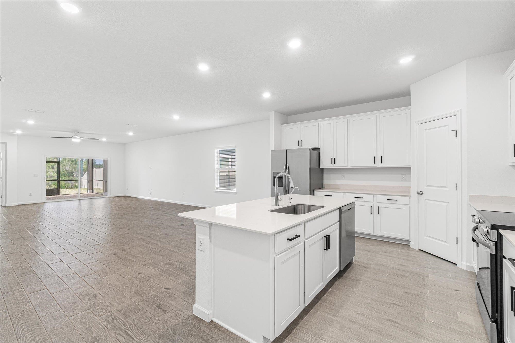 Image 5 of 67 For 89 Kingsley Park Way