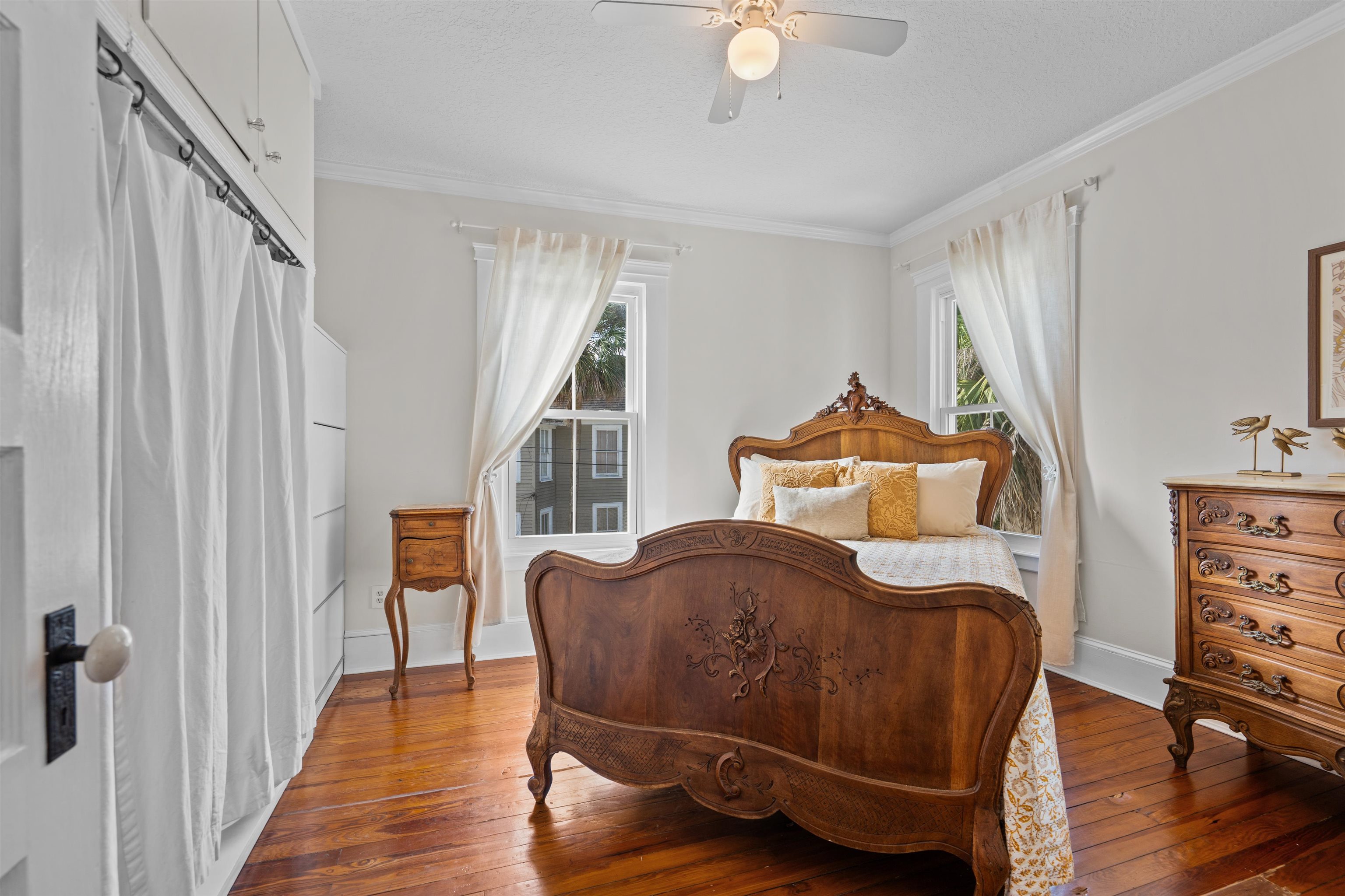 Image 31 of 52 For 26 Riberia Street