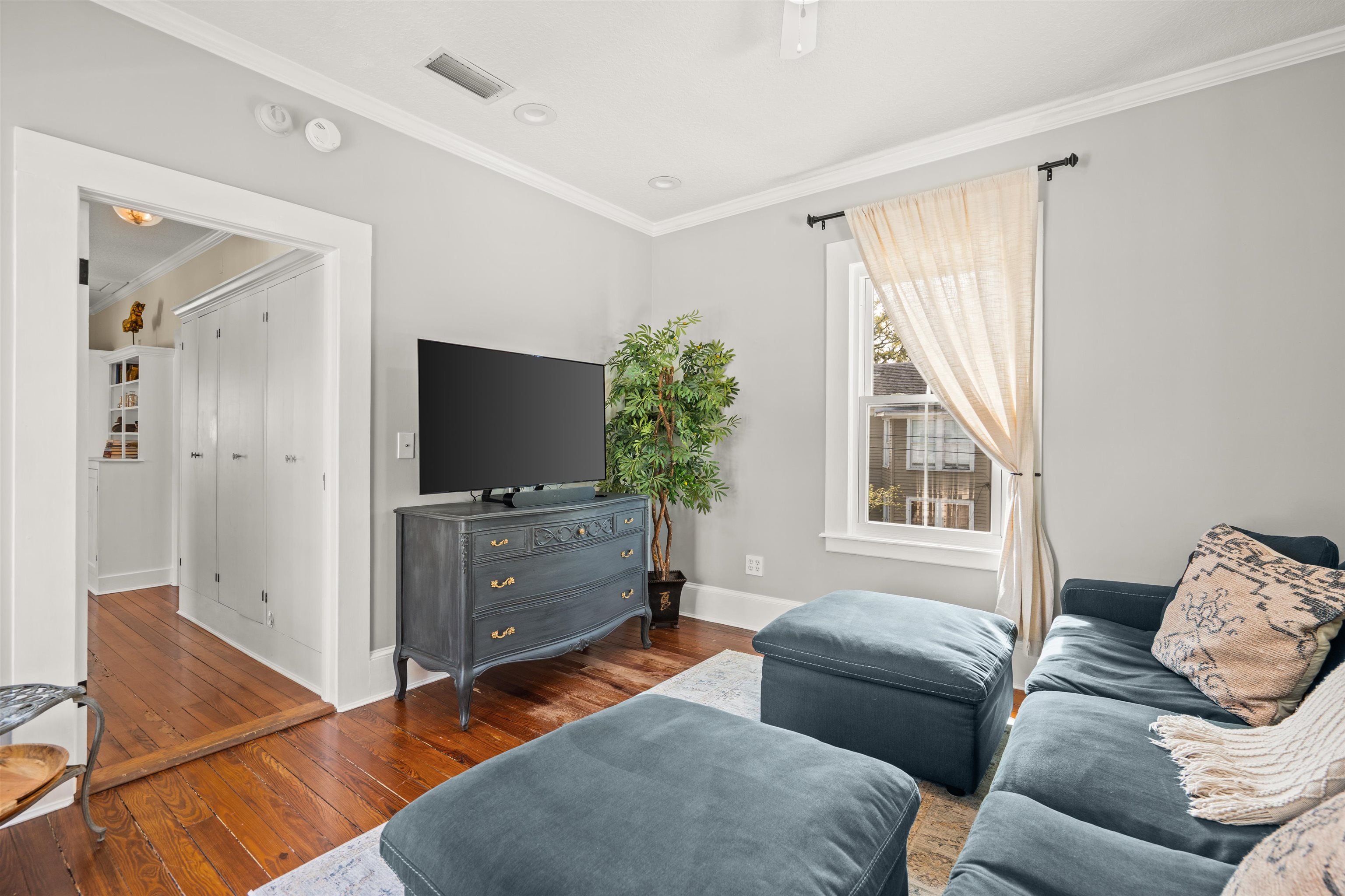 Image 35 of 52 For 26 Riberia Street