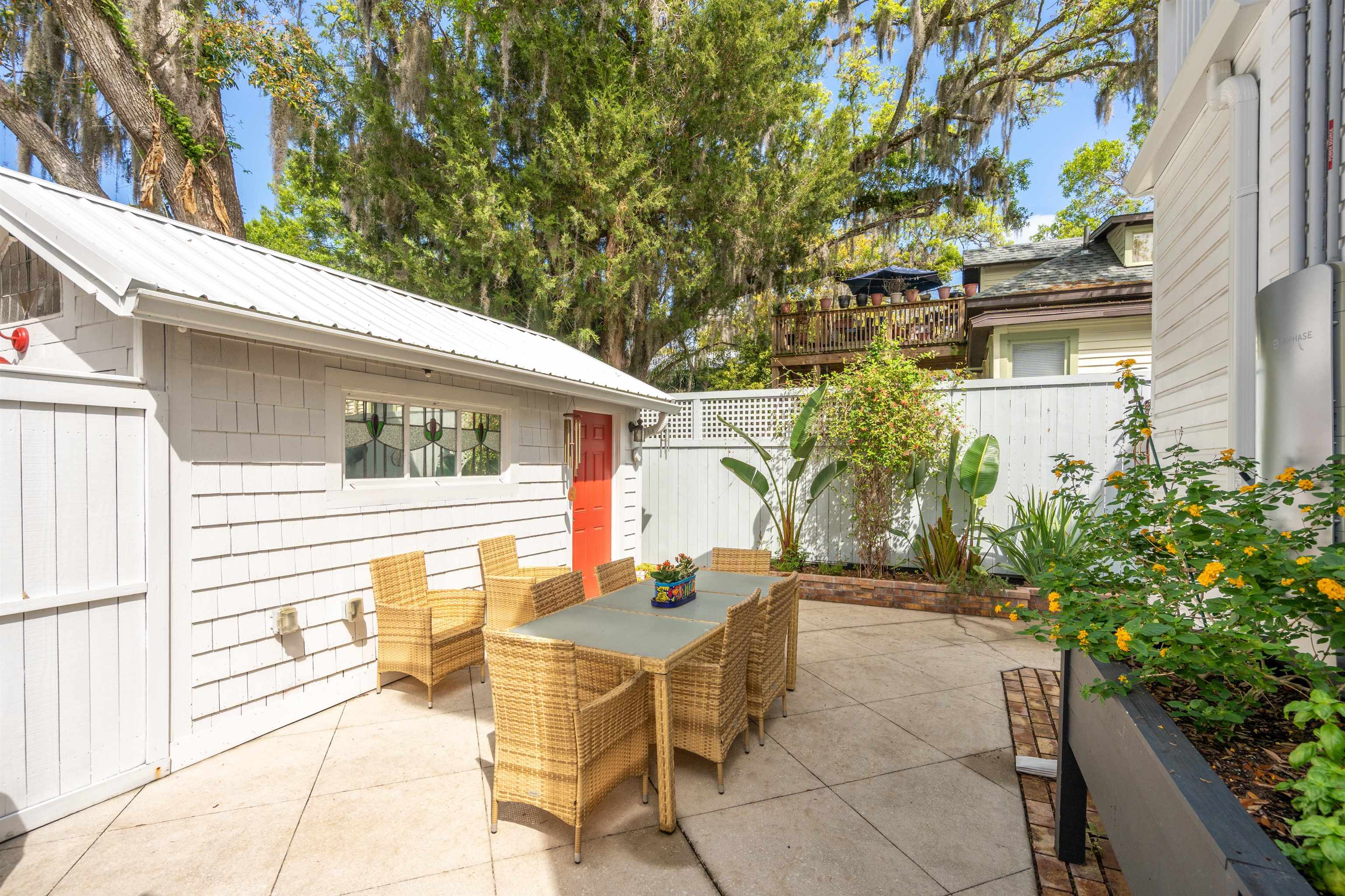 Image 40 of 52 For 26 Riberia Street