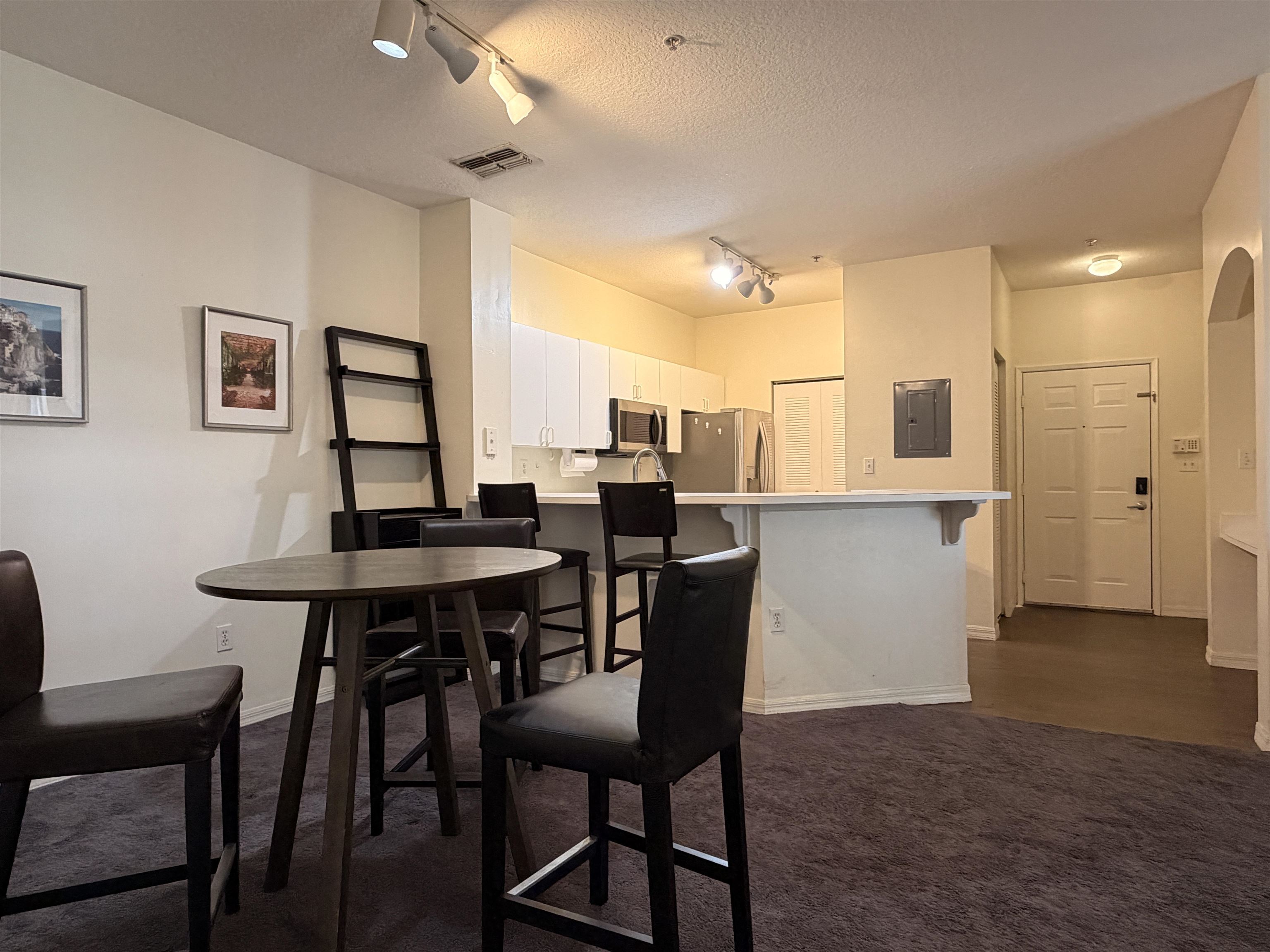 Image 11 of 27 For 615 Fairway Dr  101