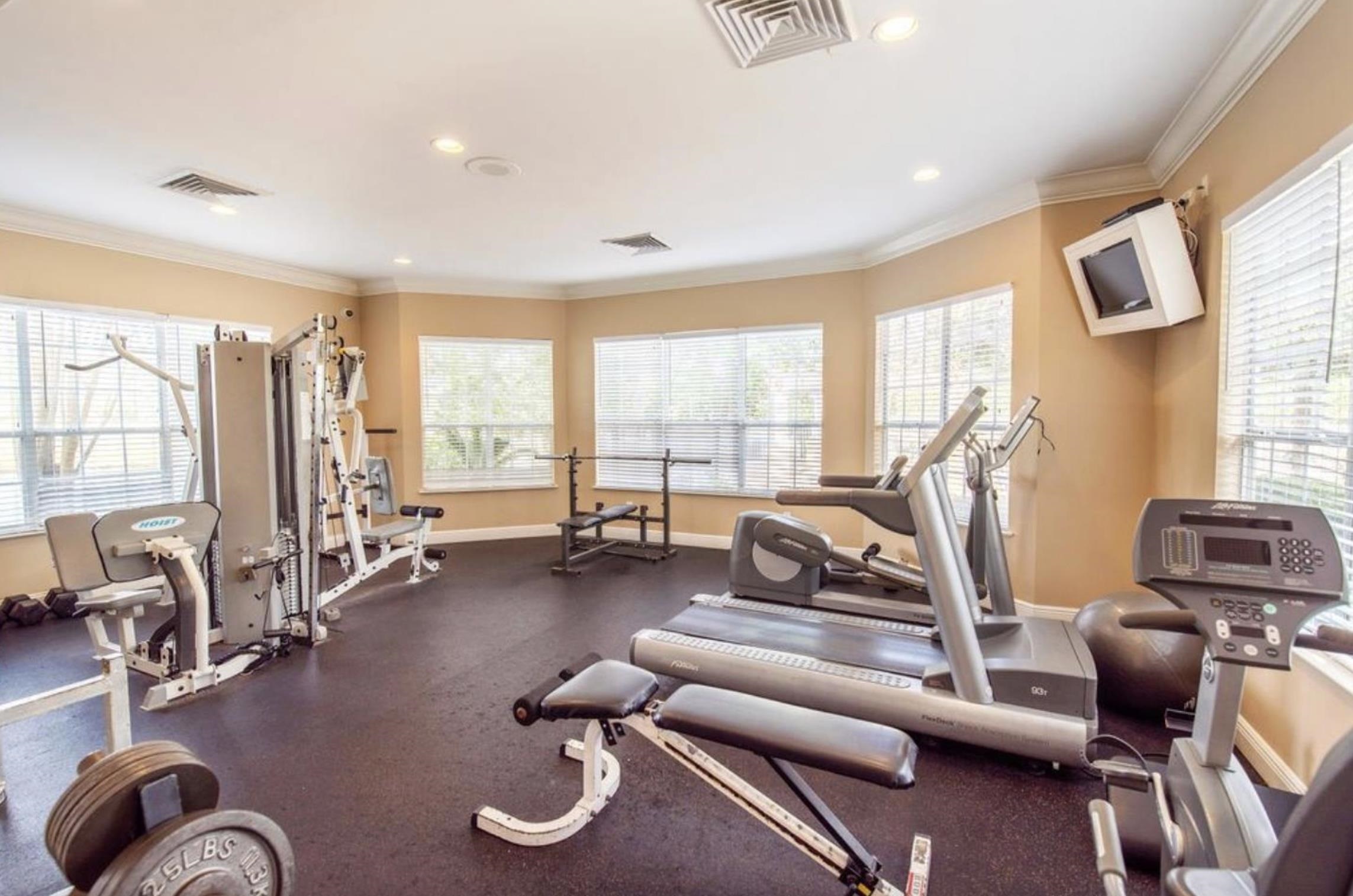 Image 24 of 27 For 615 Fairway Dr  101