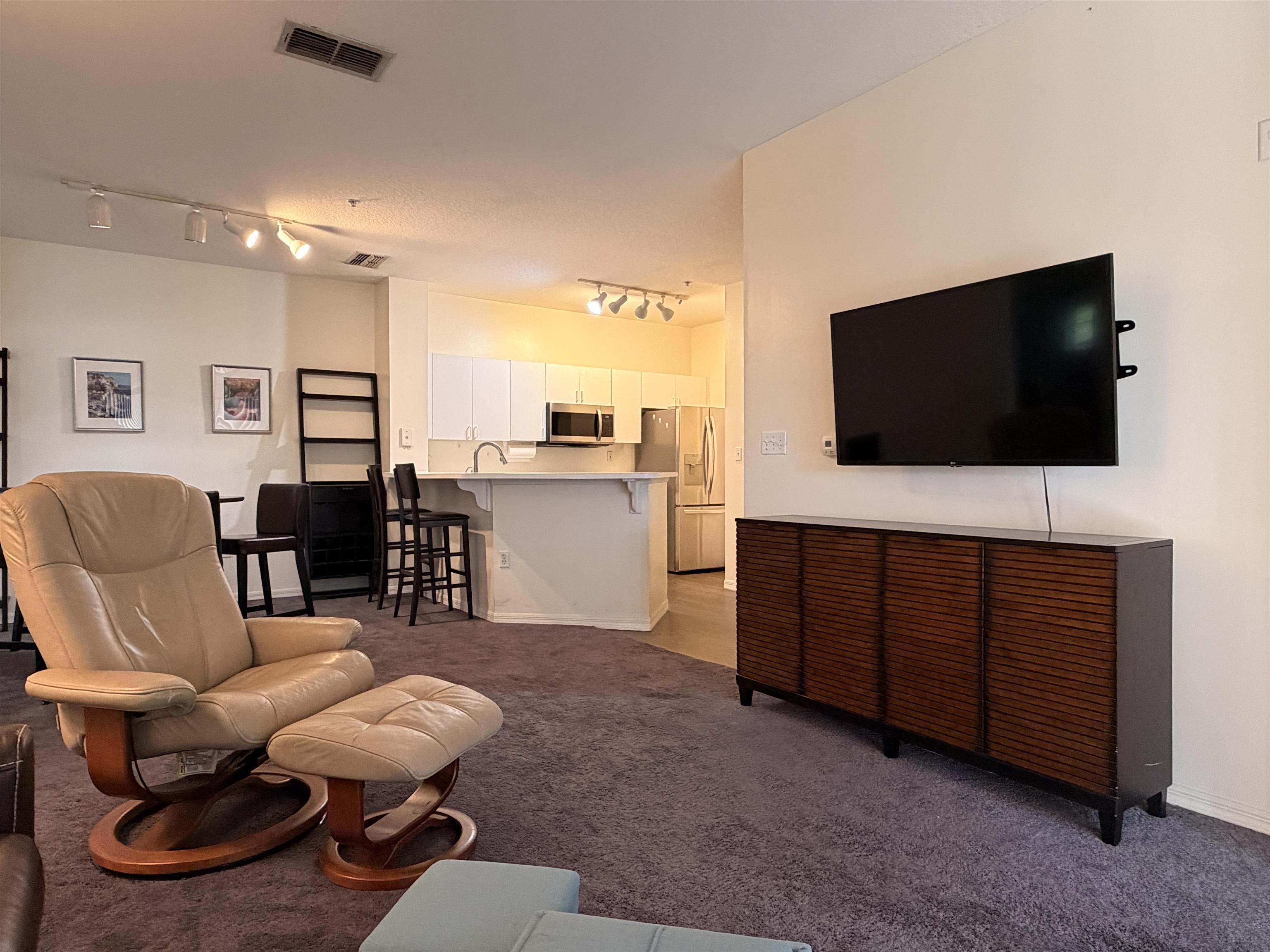 Image 8 of 27 For 615 Fairway Dr  101