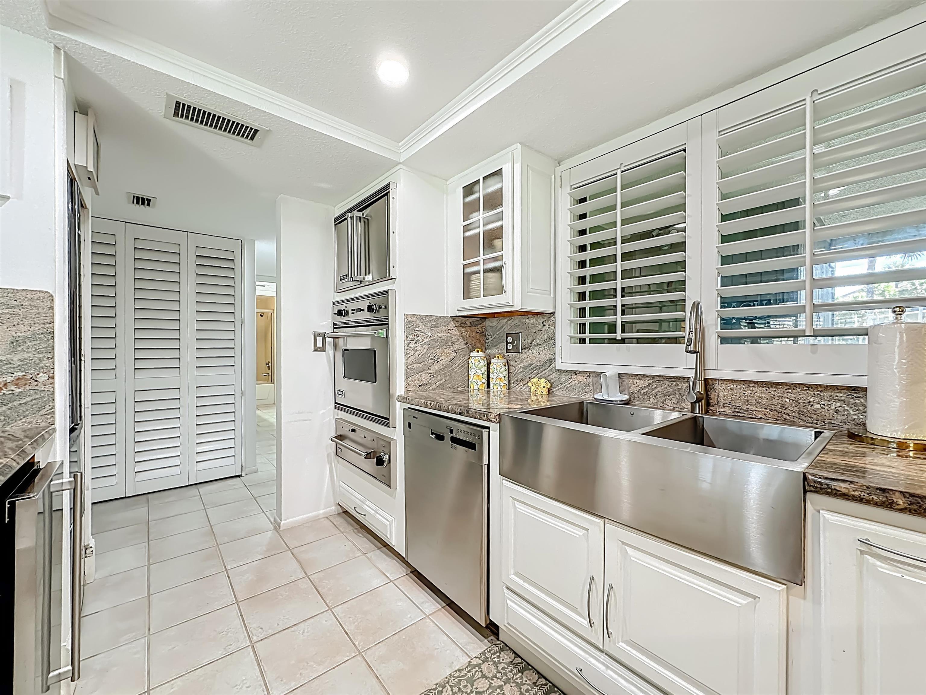 Image 18 of 60 For 51 Village Del Lago Cir