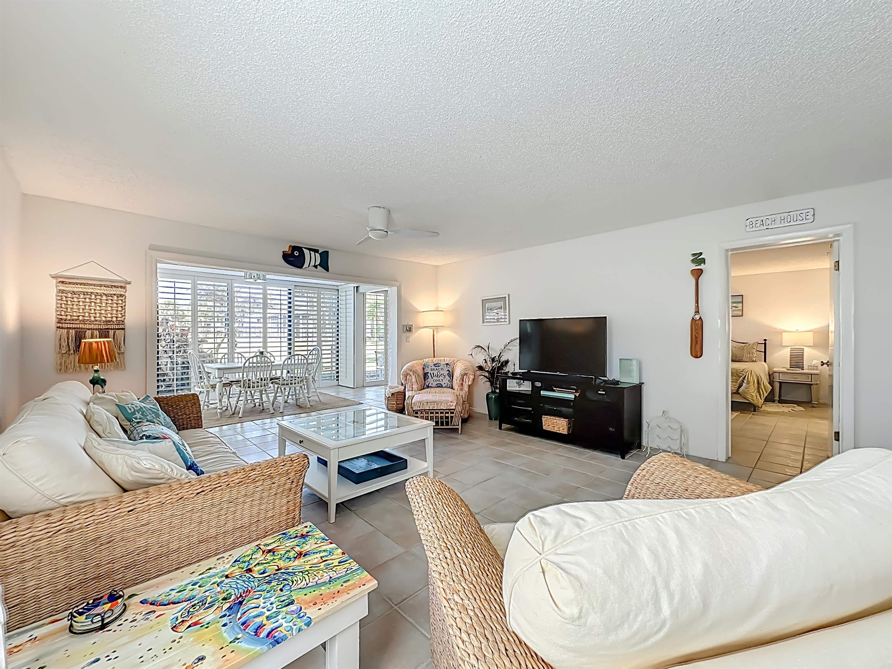 Image 24 of 60 For 51 Village Del Lago Cir