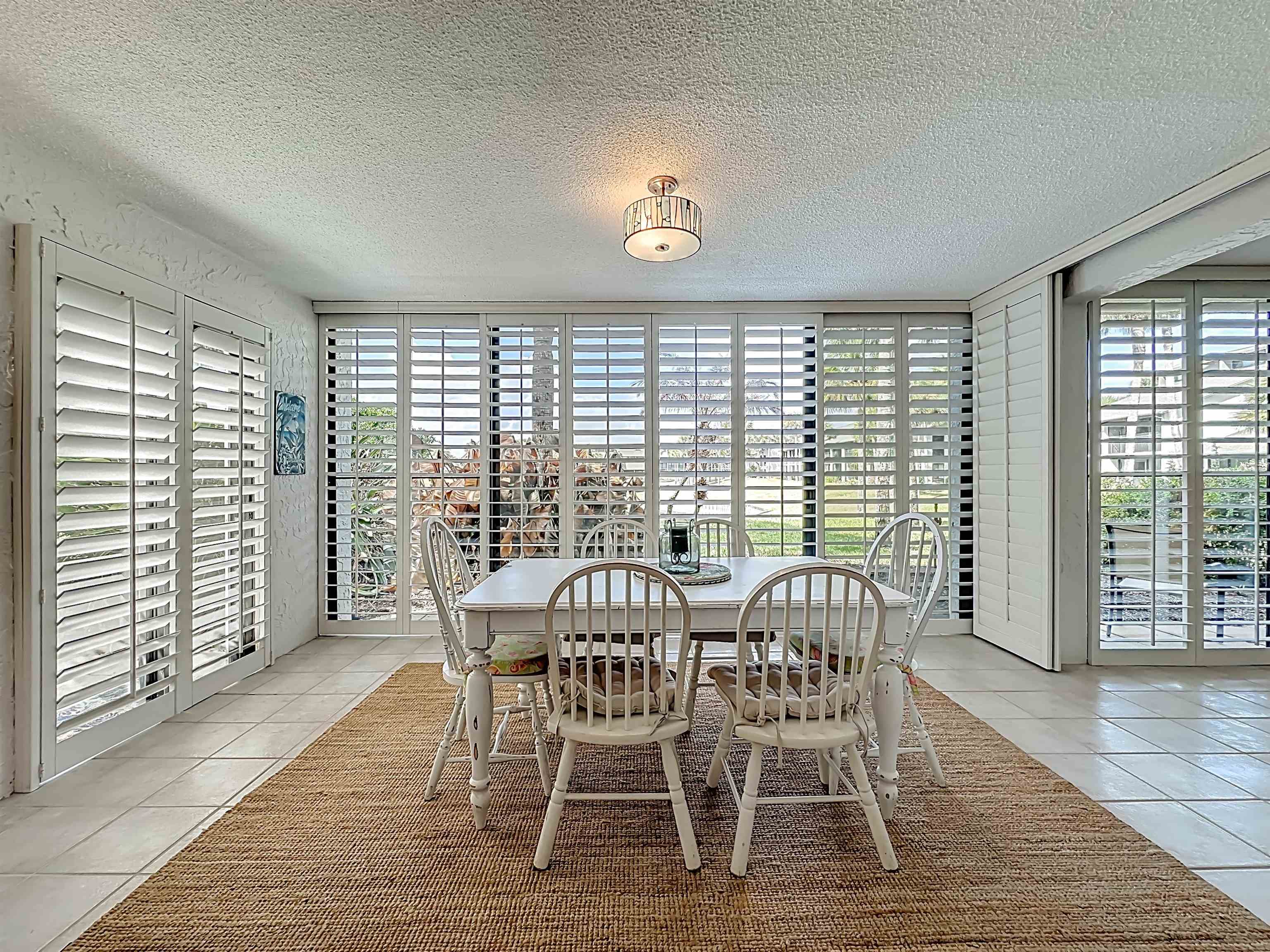 Image 28 of 60 For 51 Village Del Lago Cir