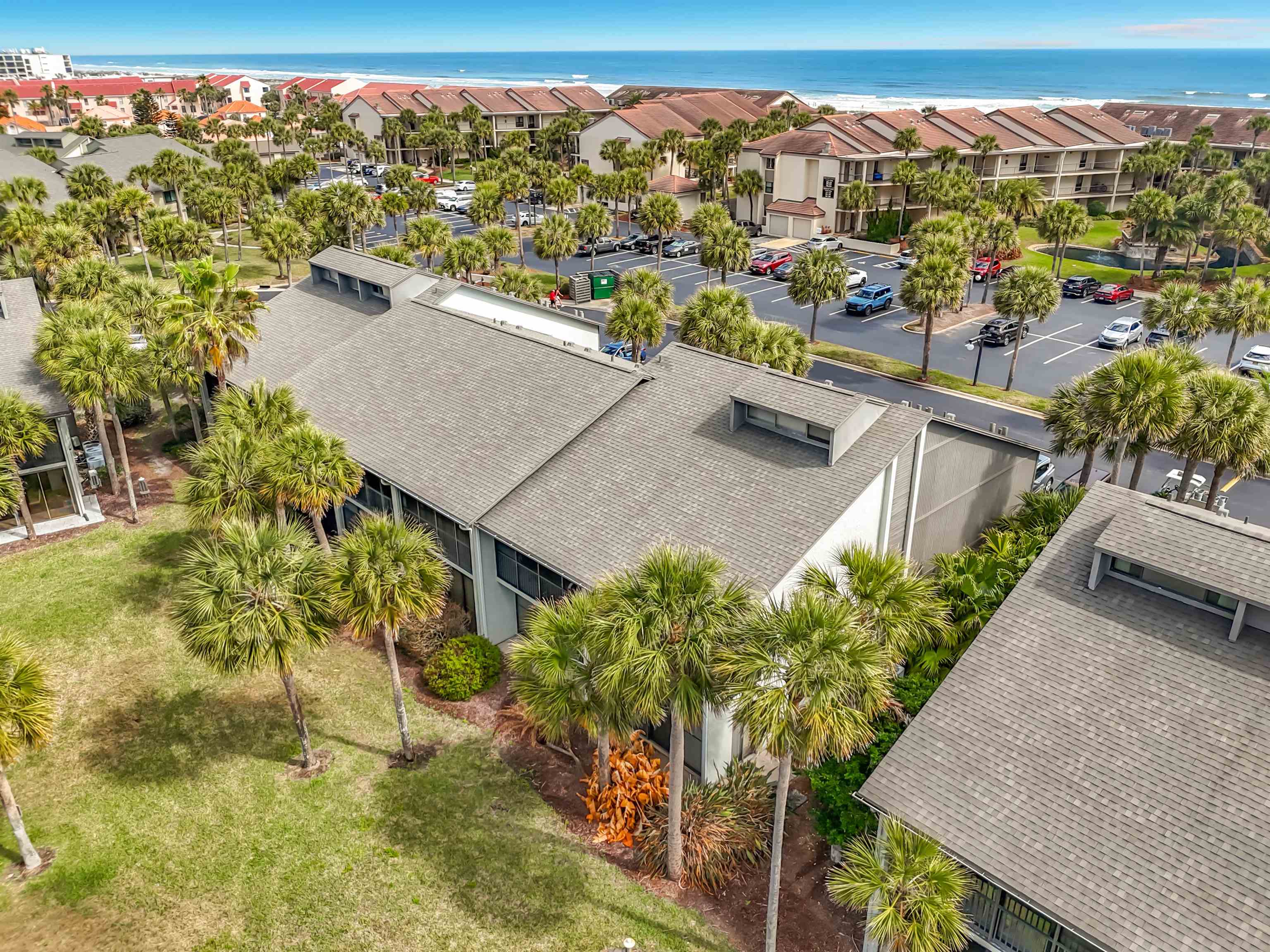 Image 3 of 60 For 51 Village Del Lago Cir