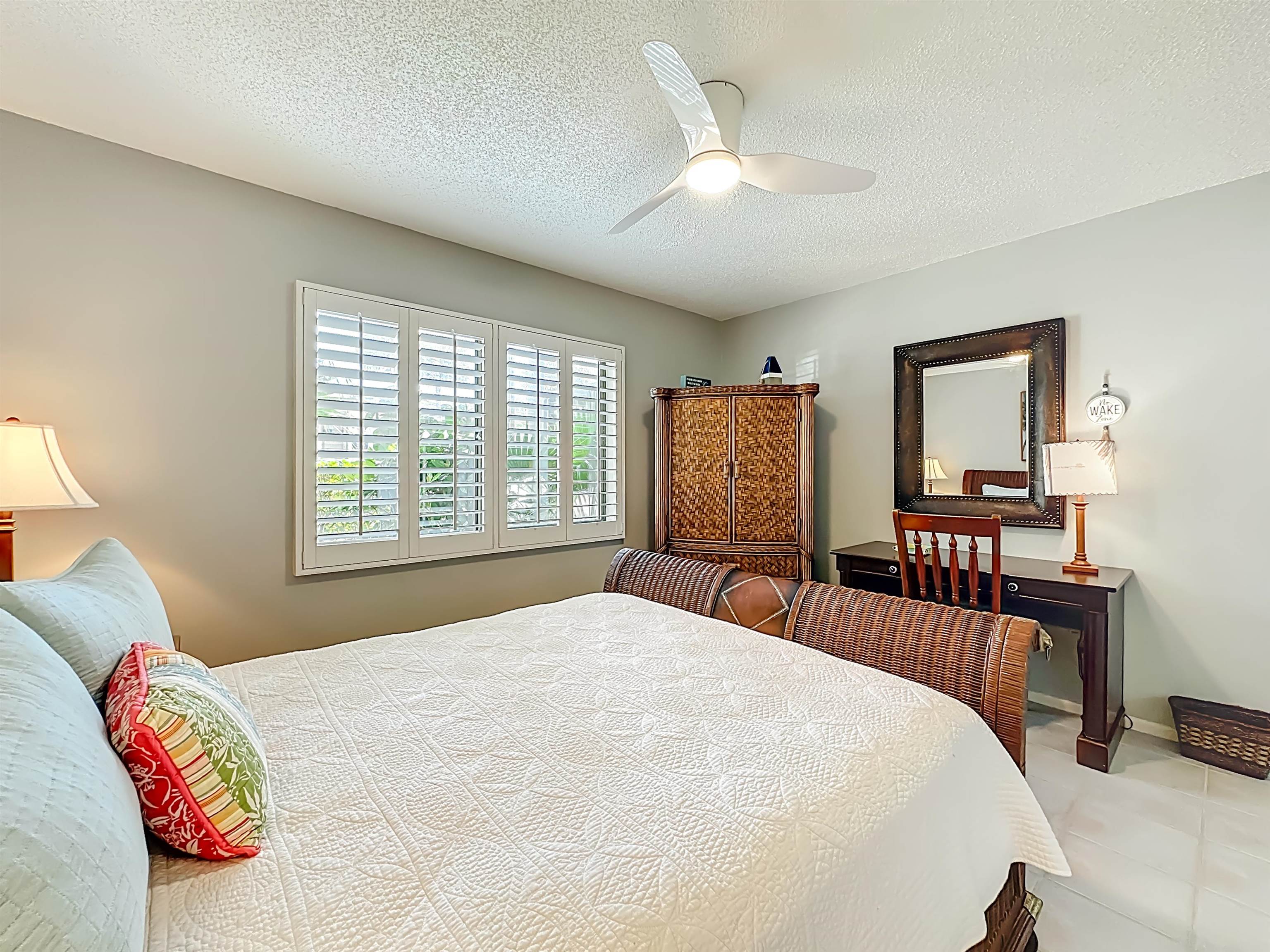 Image 33 of 60 For 51 Village Del Lago Cir