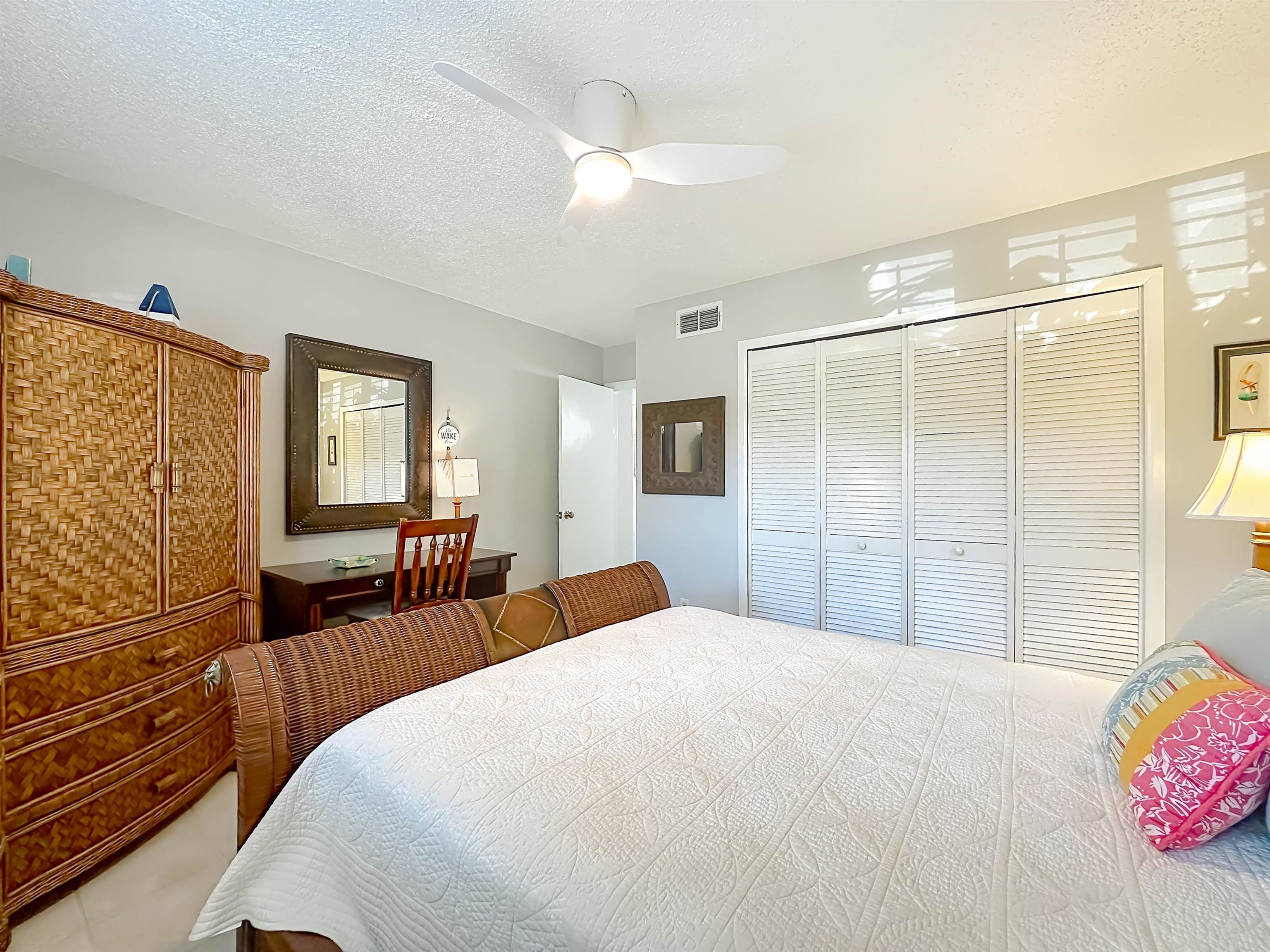 Image 35 of 60 For 51 Village Del Lago Cir