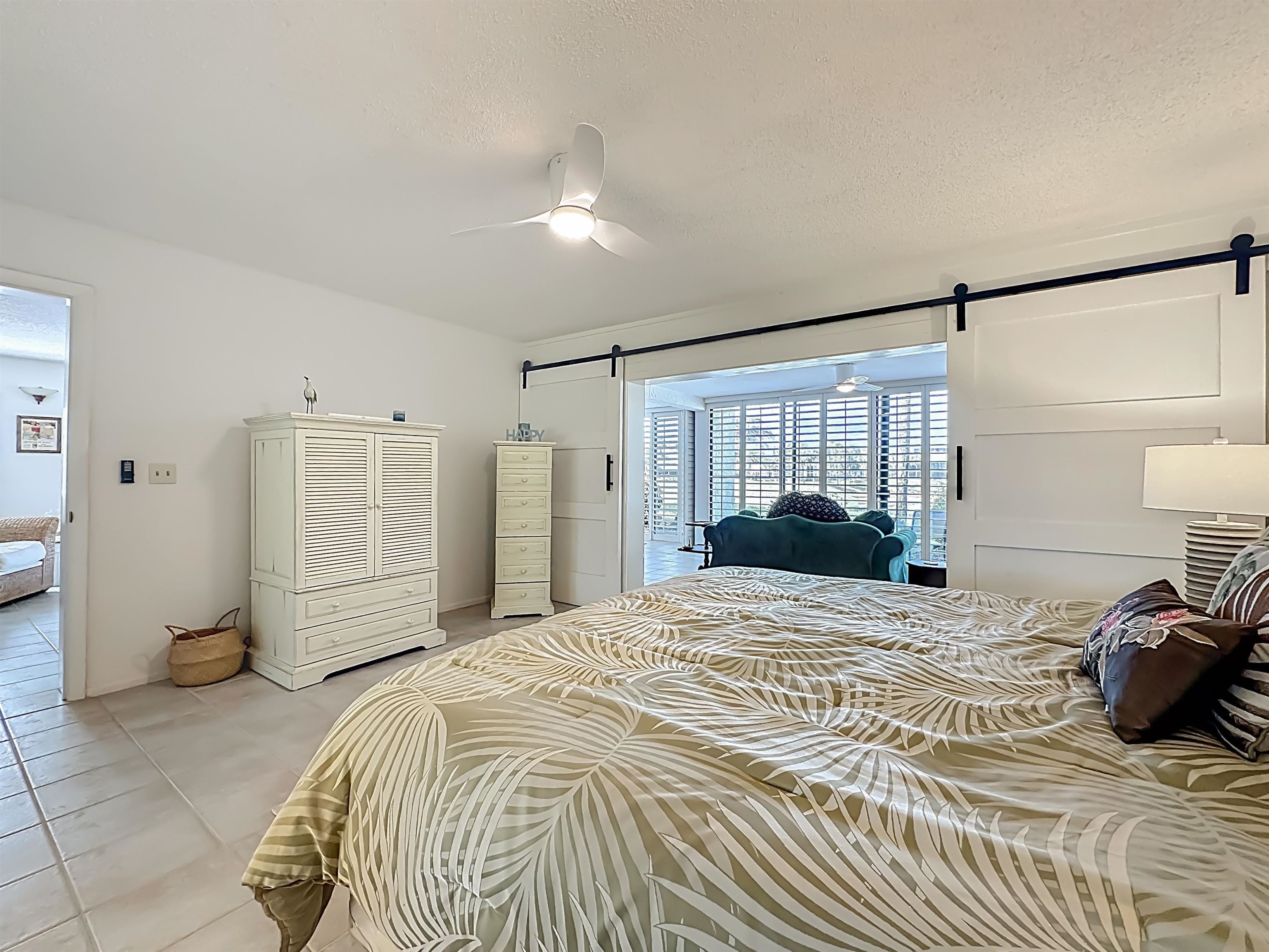 Image 37 of 60 For 51 Village Del Lago Cir