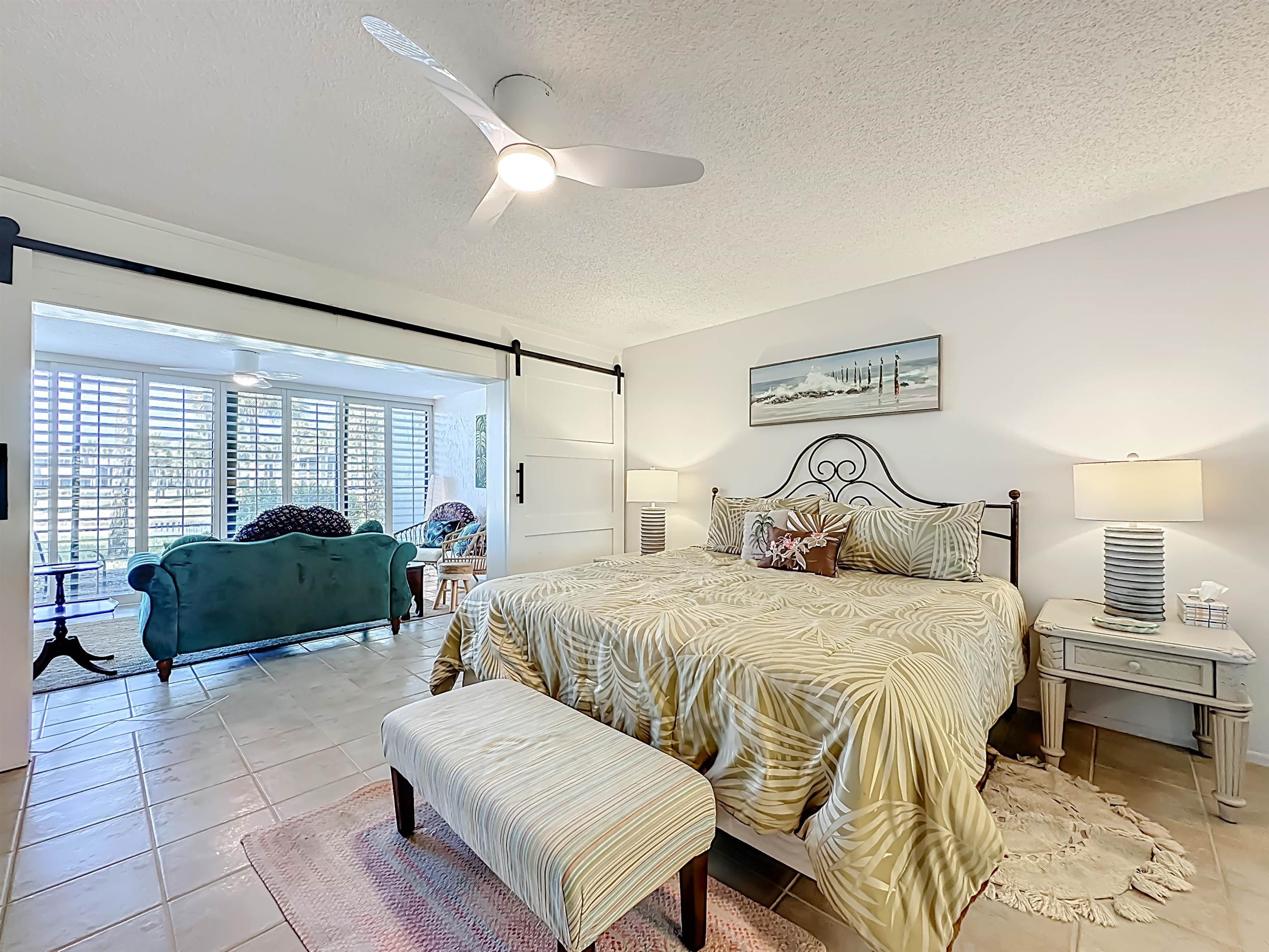 Image 39 of 60 For 51 Village Del Lago Cir