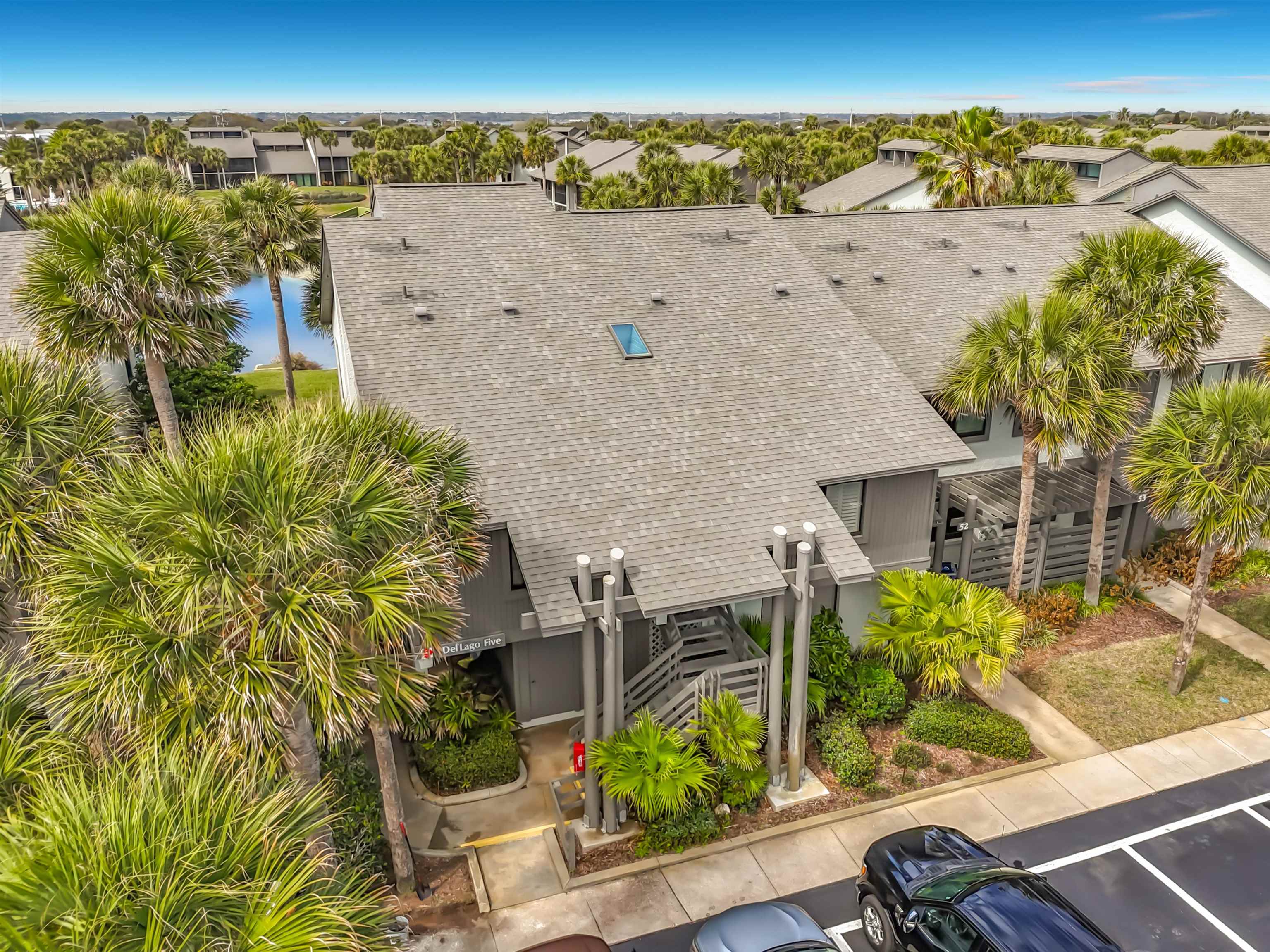 Image 4 of 60 For 51 Village Del Lago Cir