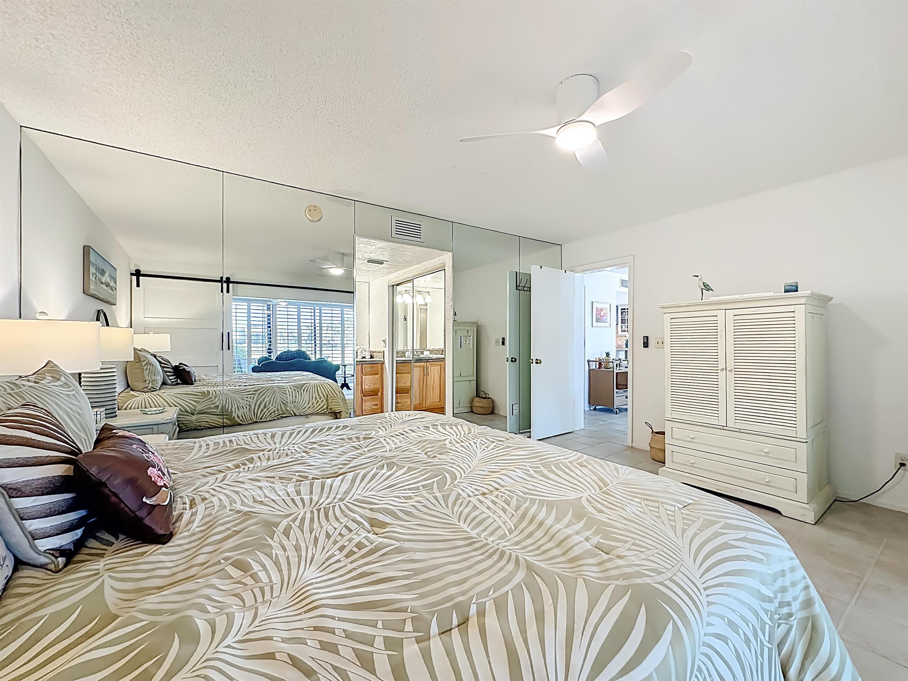 Image 41 of 60 For 51 Village Del Lago Cir