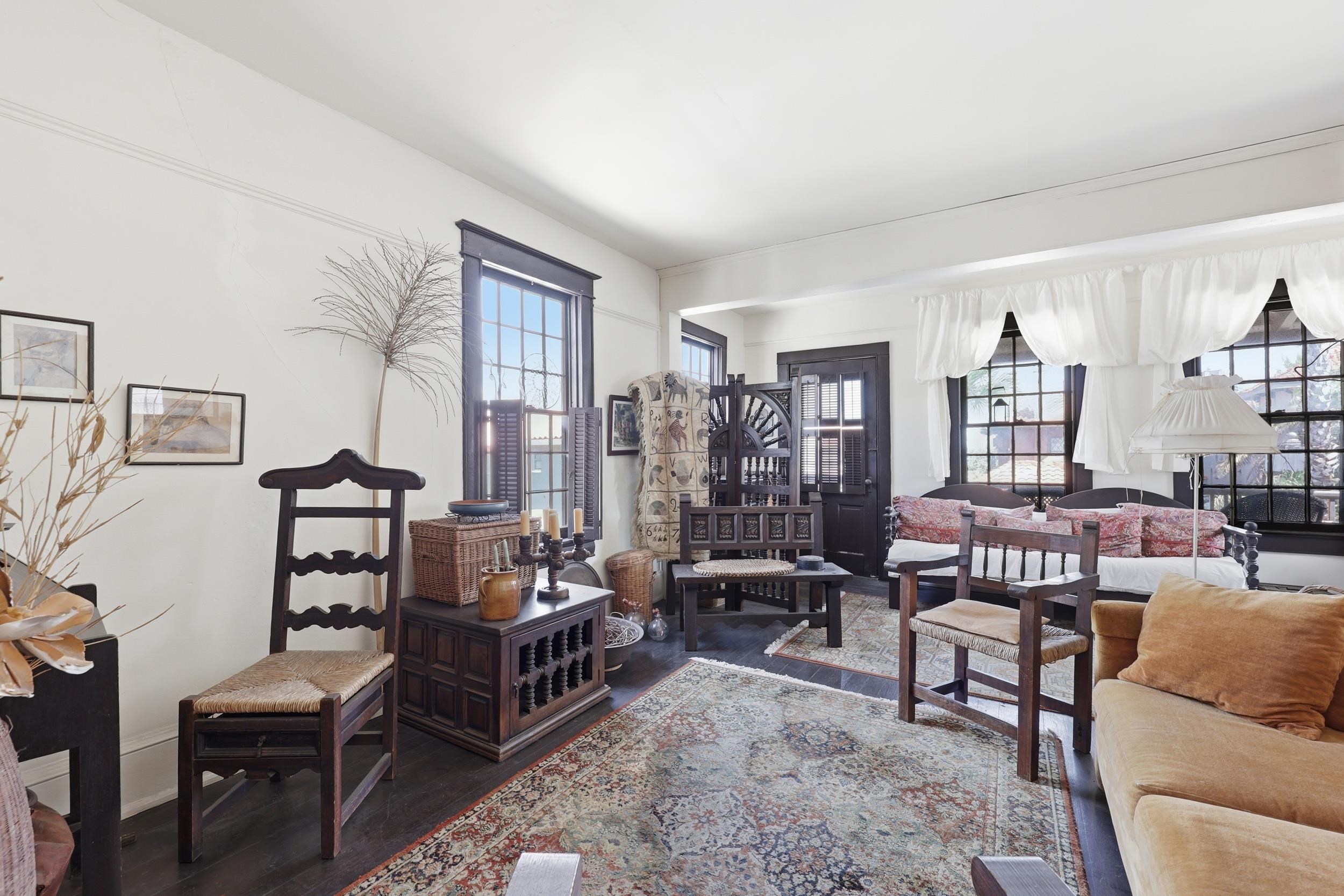 Image 12 of 100 For 50 Charlotte St