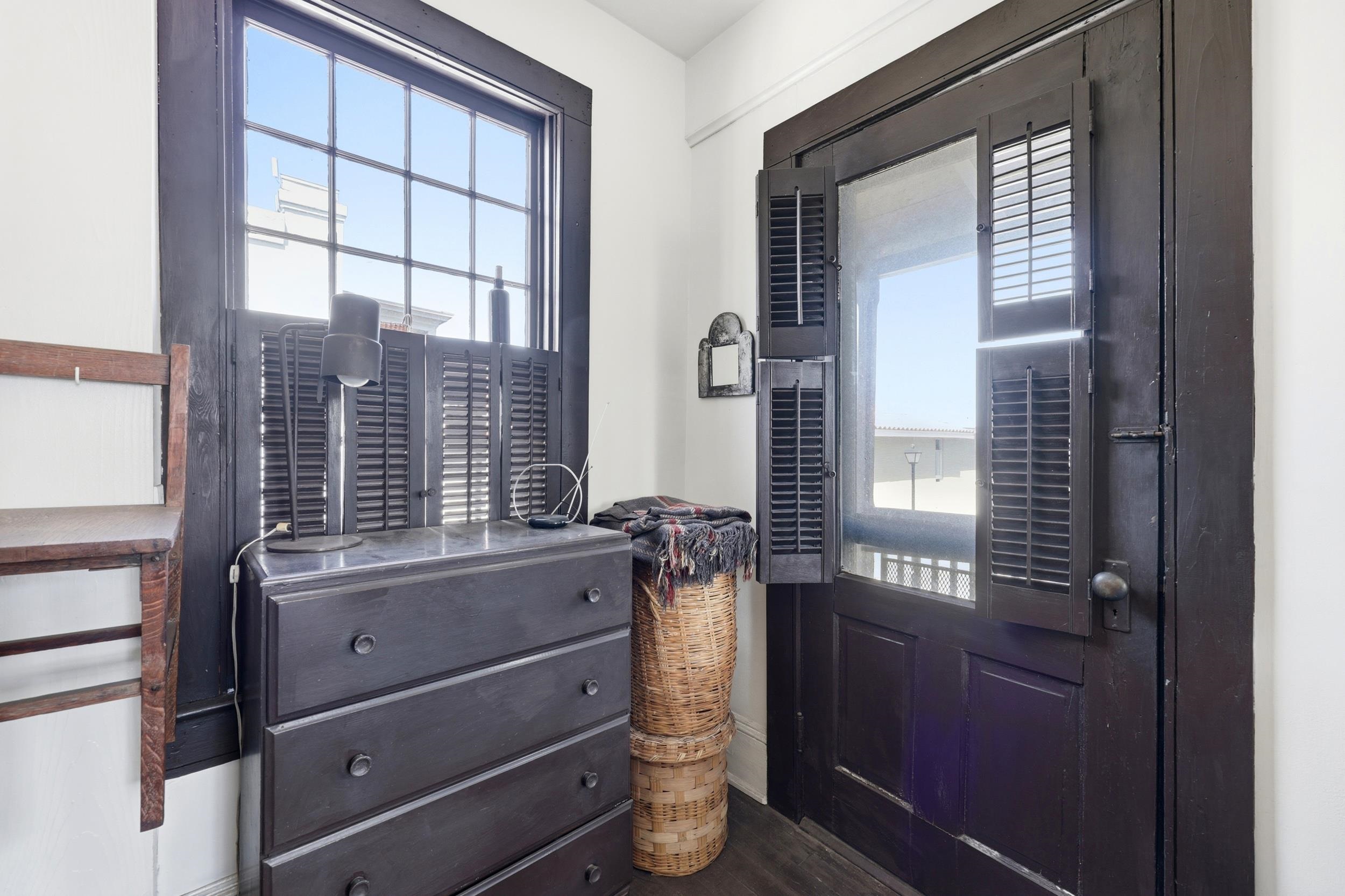 Image 20 of 100 For 50 Charlotte St